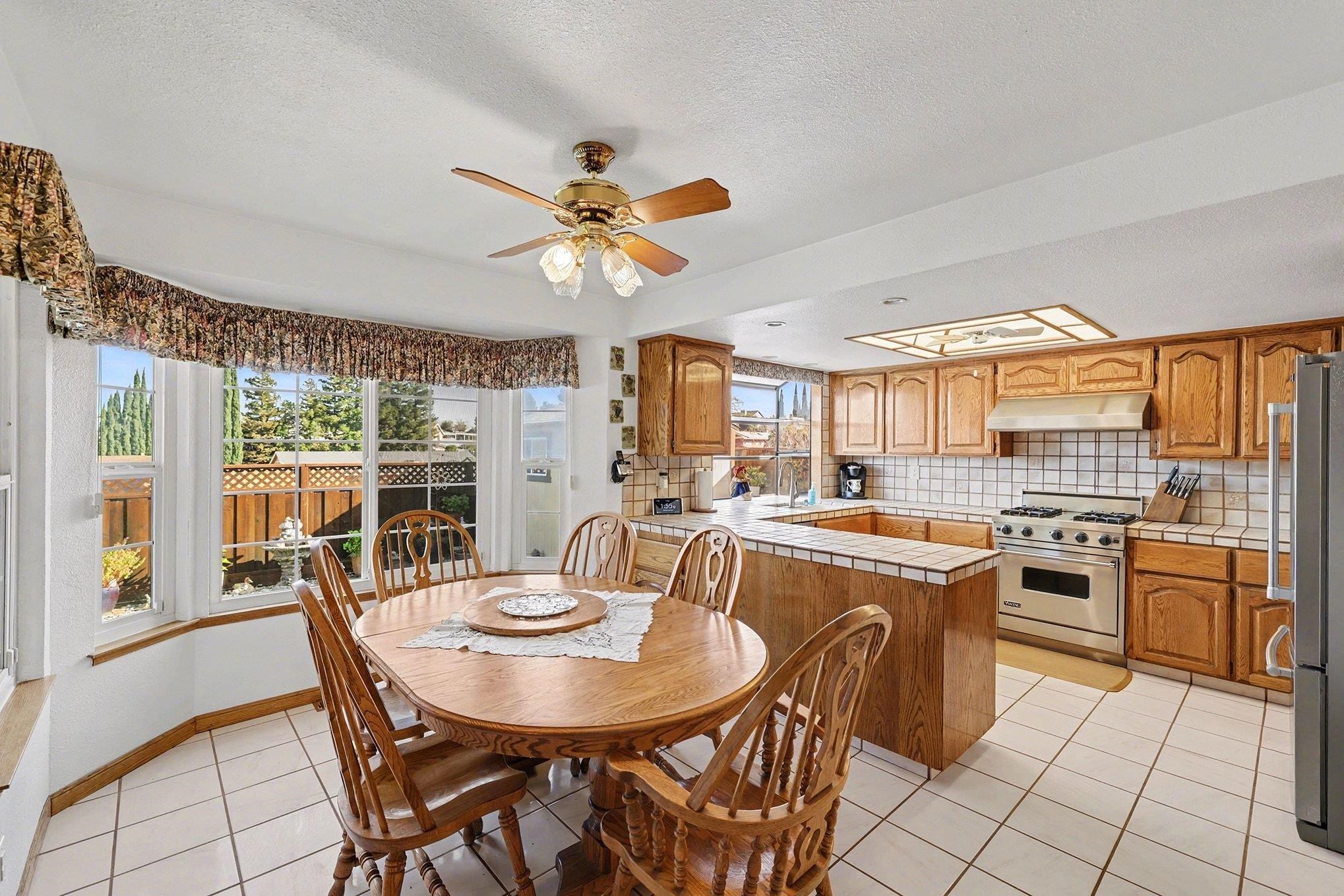 Detail Gallery Image 8 of 29 For 3937 Pebble Dr, Antioch,  CA 94509 - 3 Beds | 2 Baths