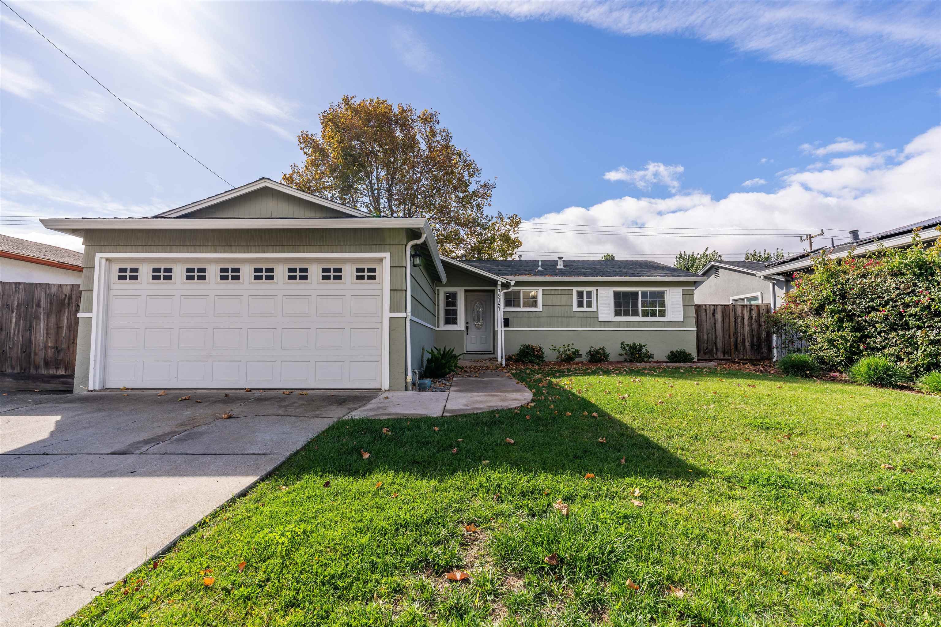 39151 Donner Way photo 2