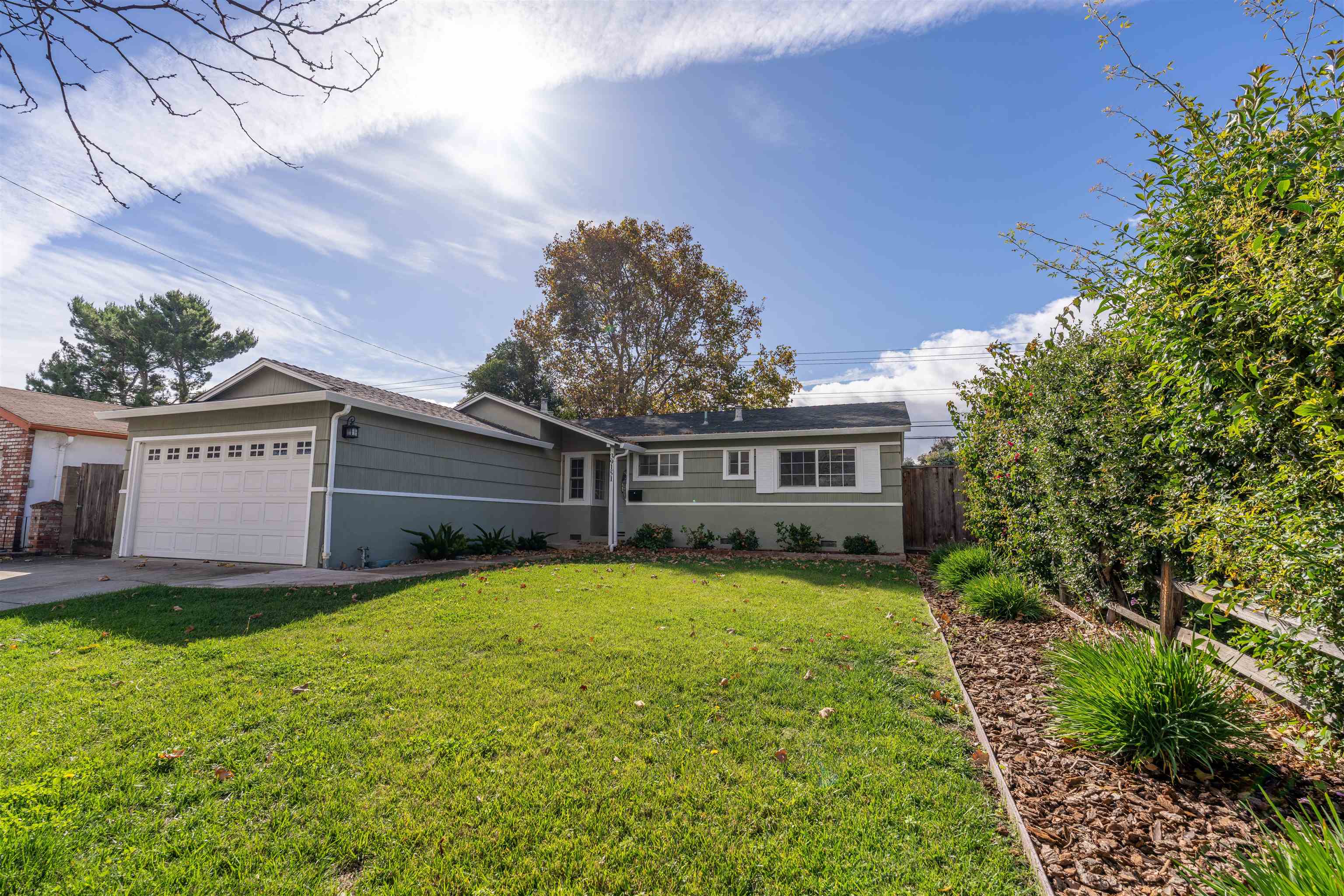 39151 Donner Way photo 1