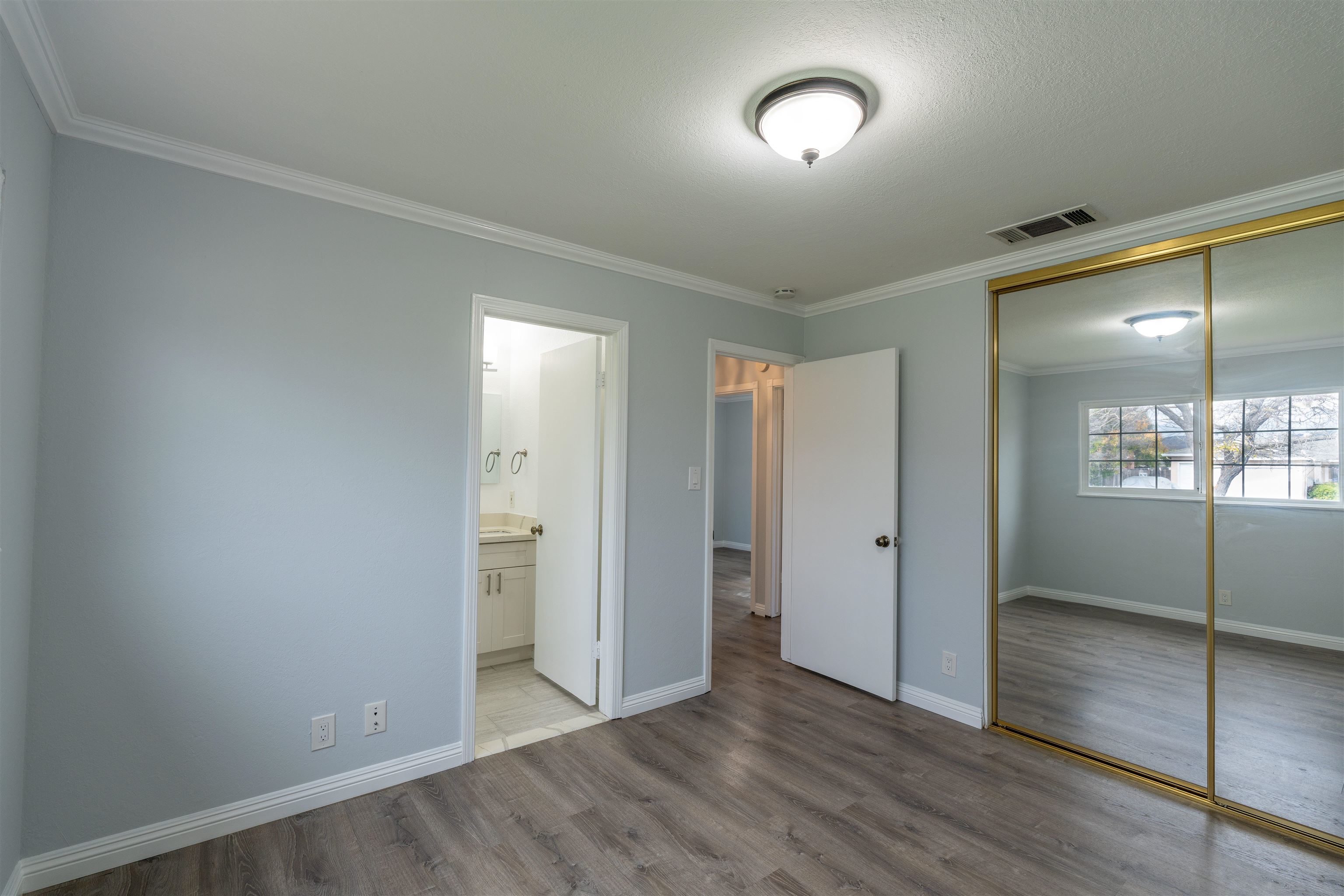 39151 Donner Way photo 7