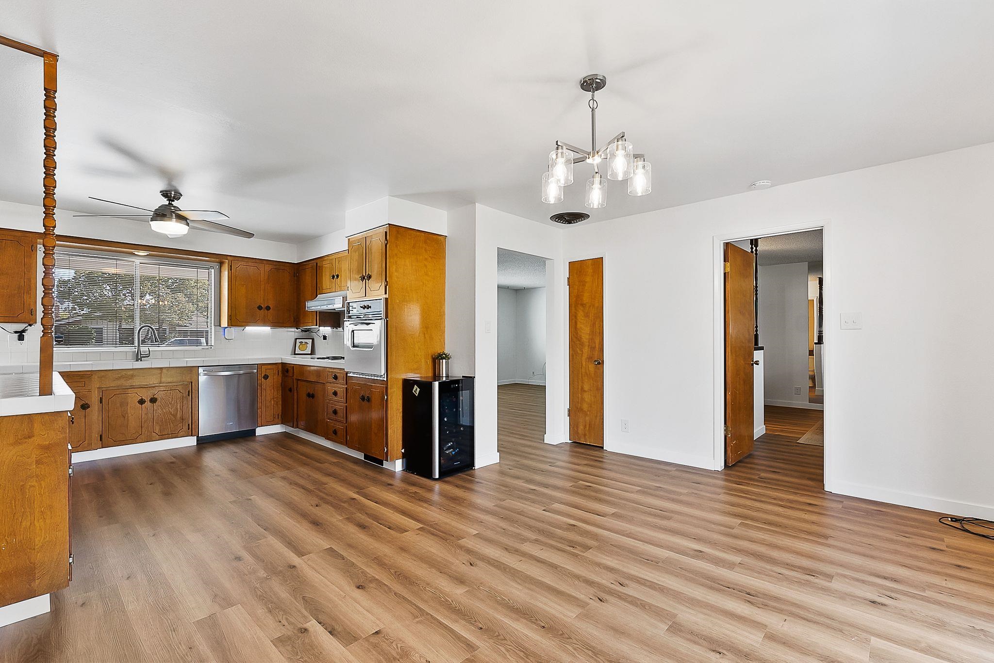 Detail Gallery Image 8 of 28 For 1007 S Mills Ave, Lodi,  CA 95242 - 3 Beds | 1/1 Baths