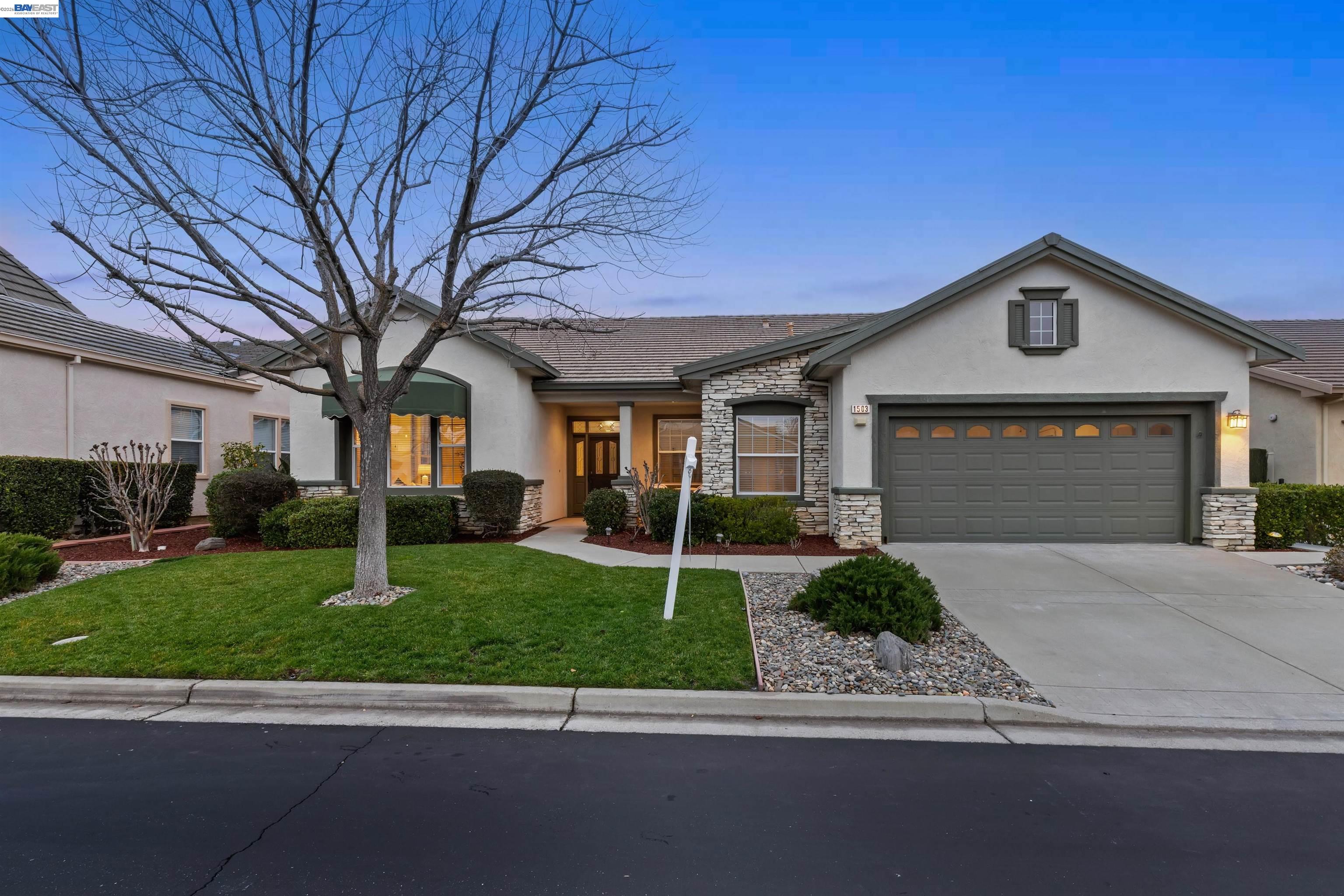 Front Image Thumbnail for BE41122116