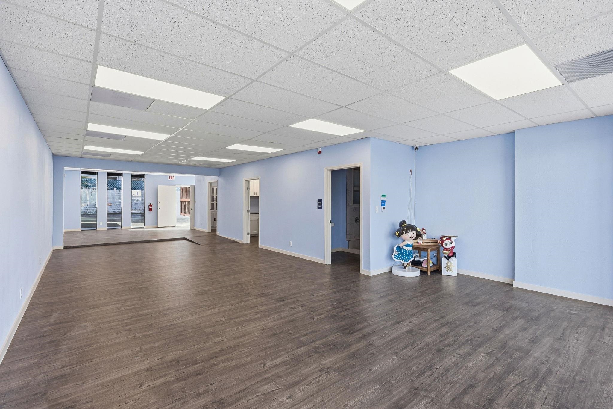 Detail Gallery Image 10 of 58 For 869 Woodside Way, San Mateo,  CA 94401-1611 - – Beds | – Baths