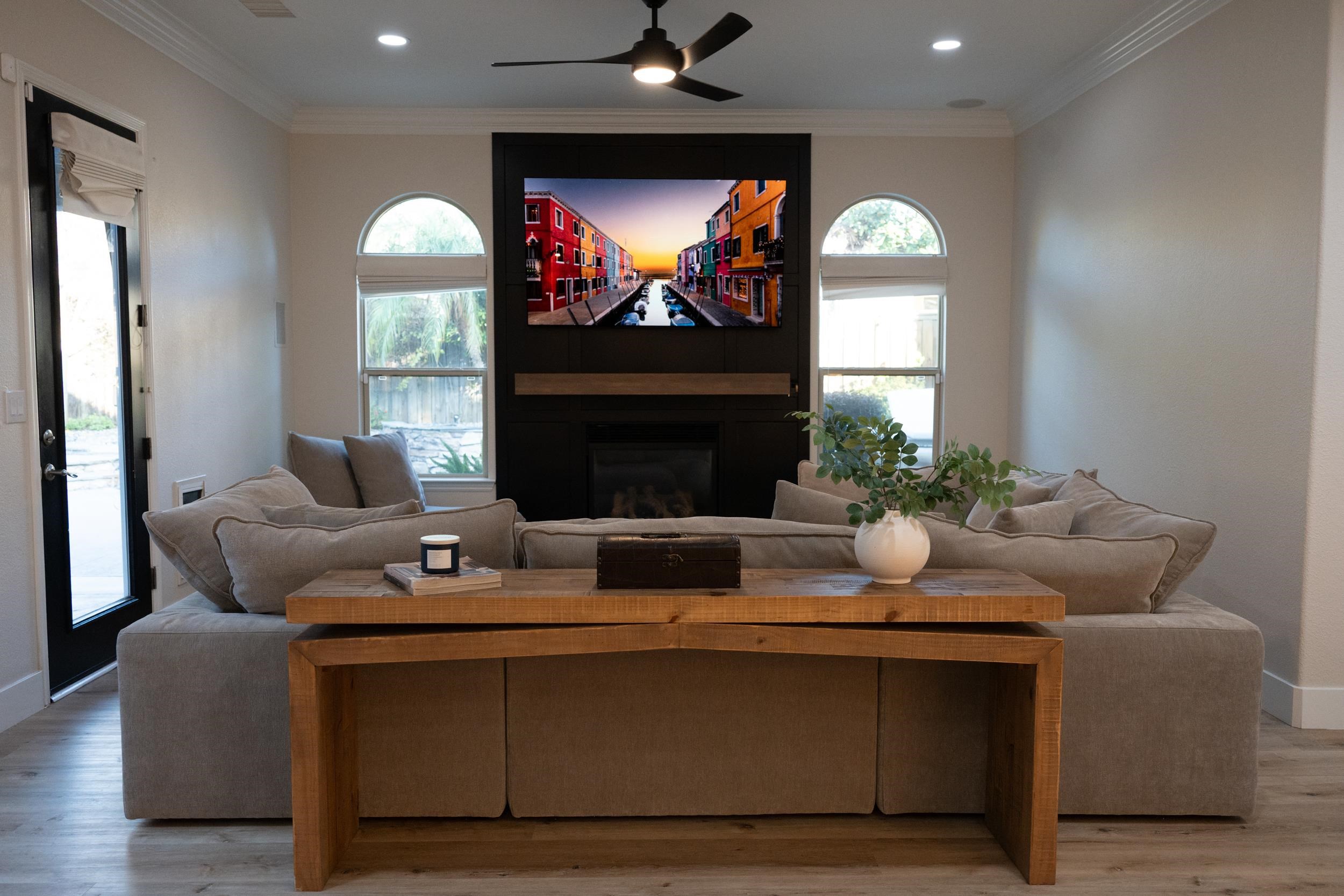 Detail Gallery Image 15 of 31 For 302 N Denton Court, Visalia,  CA 93291 - 4 Beds | 3 Baths