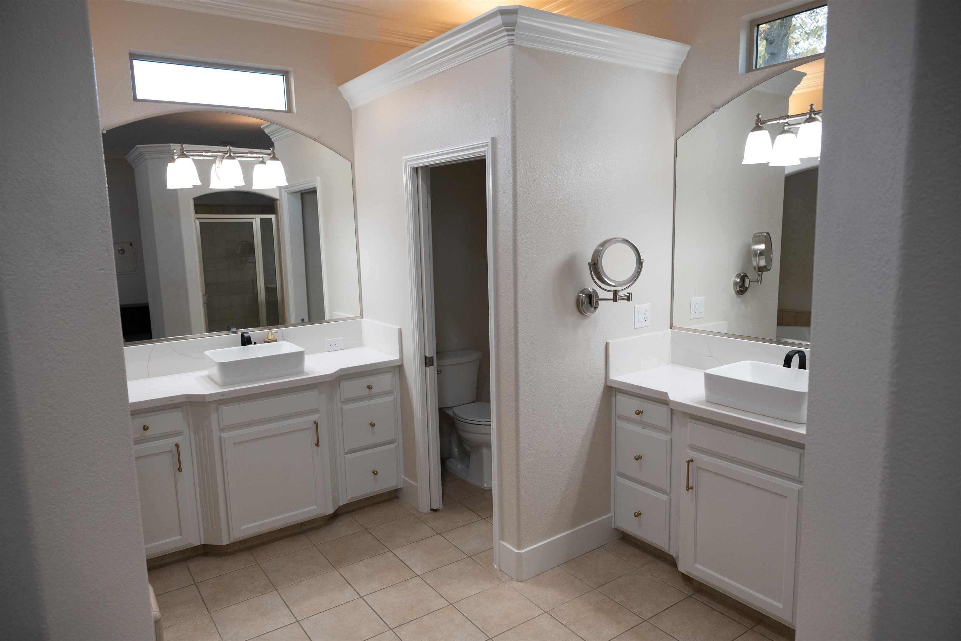 Detail Gallery Image 18 of 31 For 302 N Denton Court, Visalia,  CA 93291 - 4 Beds | 3 Baths