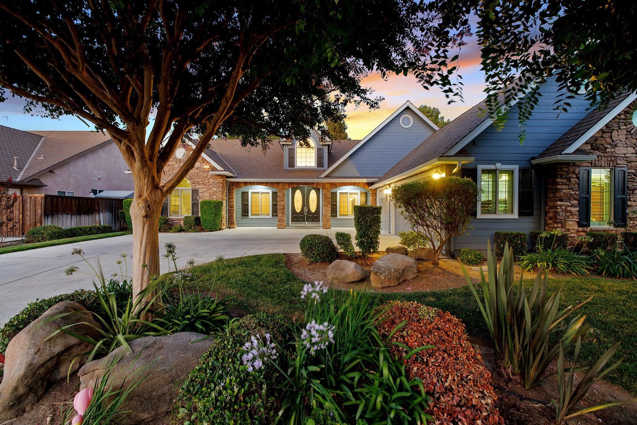 Detail Gallery Image 31 of 31 For 302 N Denton Court, Visalia,  CA 93291 - 4 Beds | 3 Baths