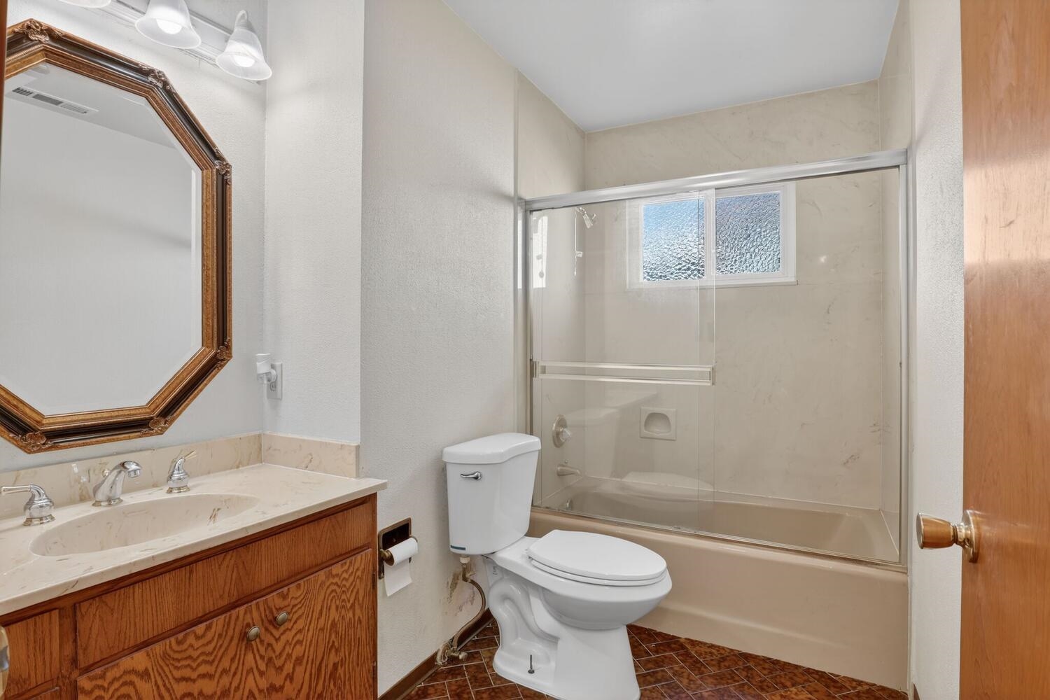 Detail Gallery Image 16 of 39 For 13912 Aurora Dr, San Leandro,  CA 94577 - 3 Beds | 2 Baths