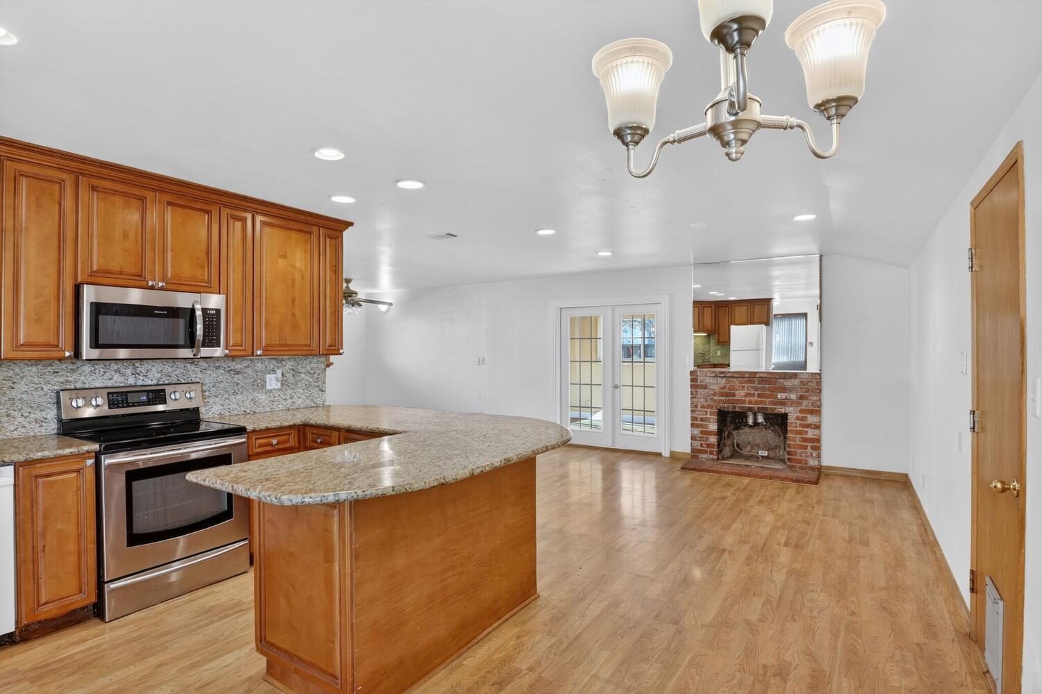 Detail Gallery Image 22 of 39 For 13912 Aurora Dr, San Leandro,  CA 94577 - 3 Beds | 2 Baths