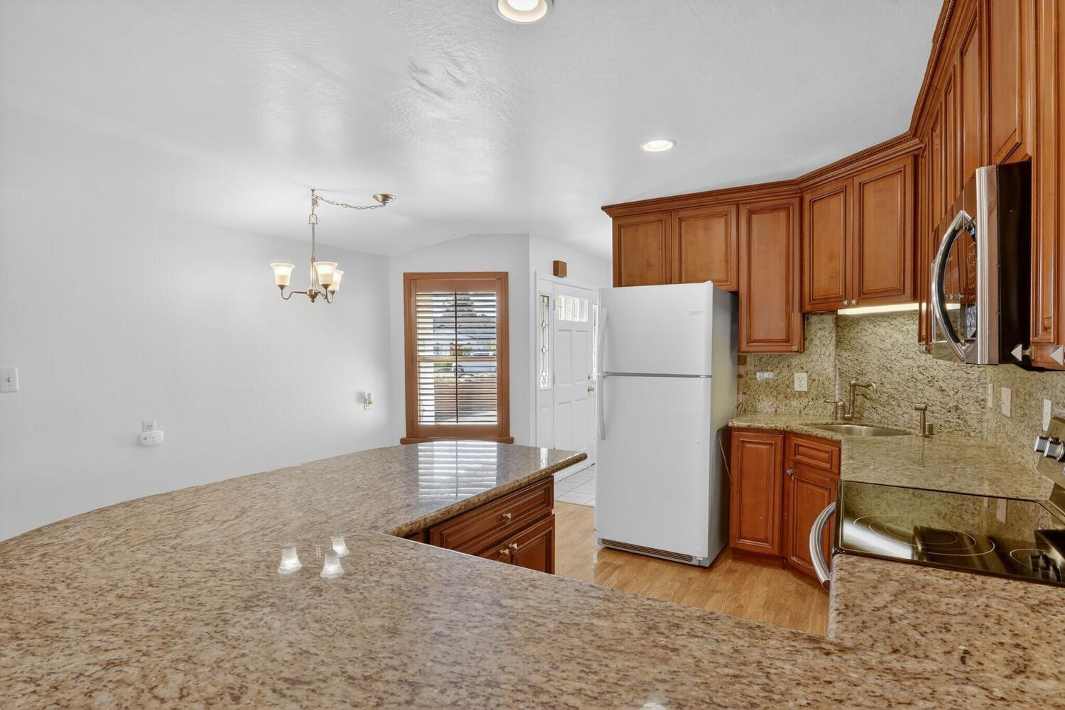 Detail Gallery Image 23 of 33 For 13912 Aurora Dr, San Leandro,  CA 94577 - 3 Beds | 2 Baths
