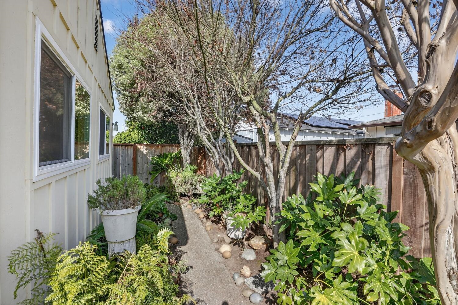 Detail Gallery Image 37 of 39 For 13912 Aurora Dr, San Leandro,  CA 94577 - 3 Beds | 2 Baths