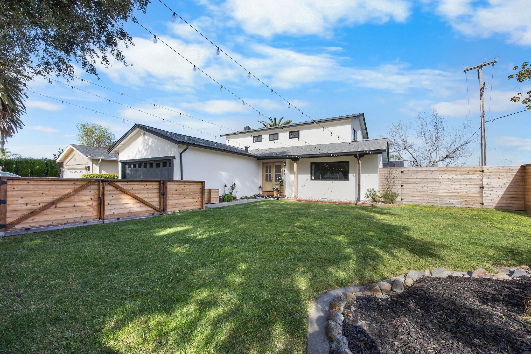 Detail Gallery Image 1 of 37 For 721 Shawnee Ln, San Jose,  CA 95123 - 5 Beds | 3 Baths