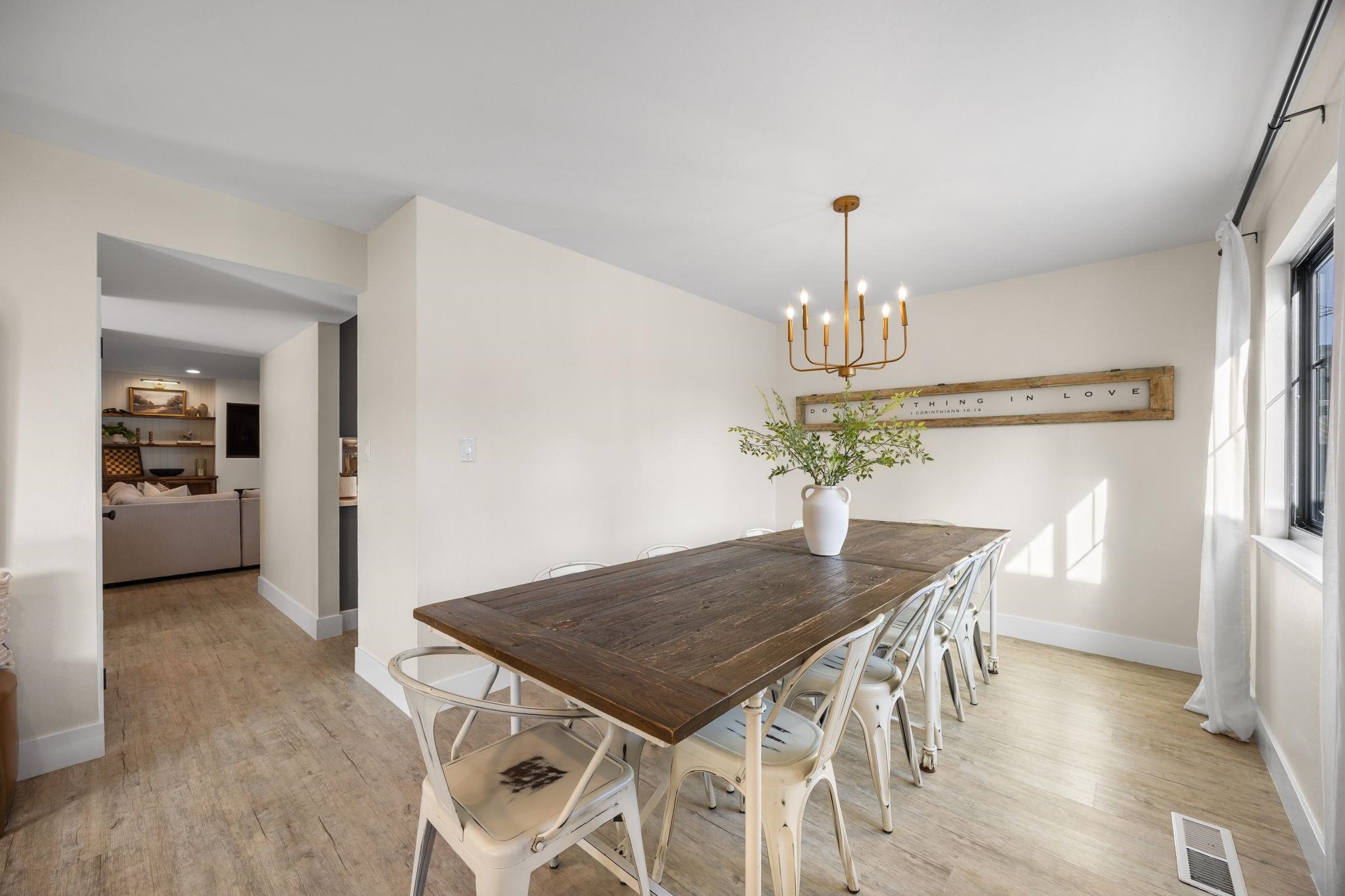 Detail Gallery Image 11 of 37 For 721 Shawnee Ln, San Jose,  CA 95123 - 5 Beds | 3 Baths