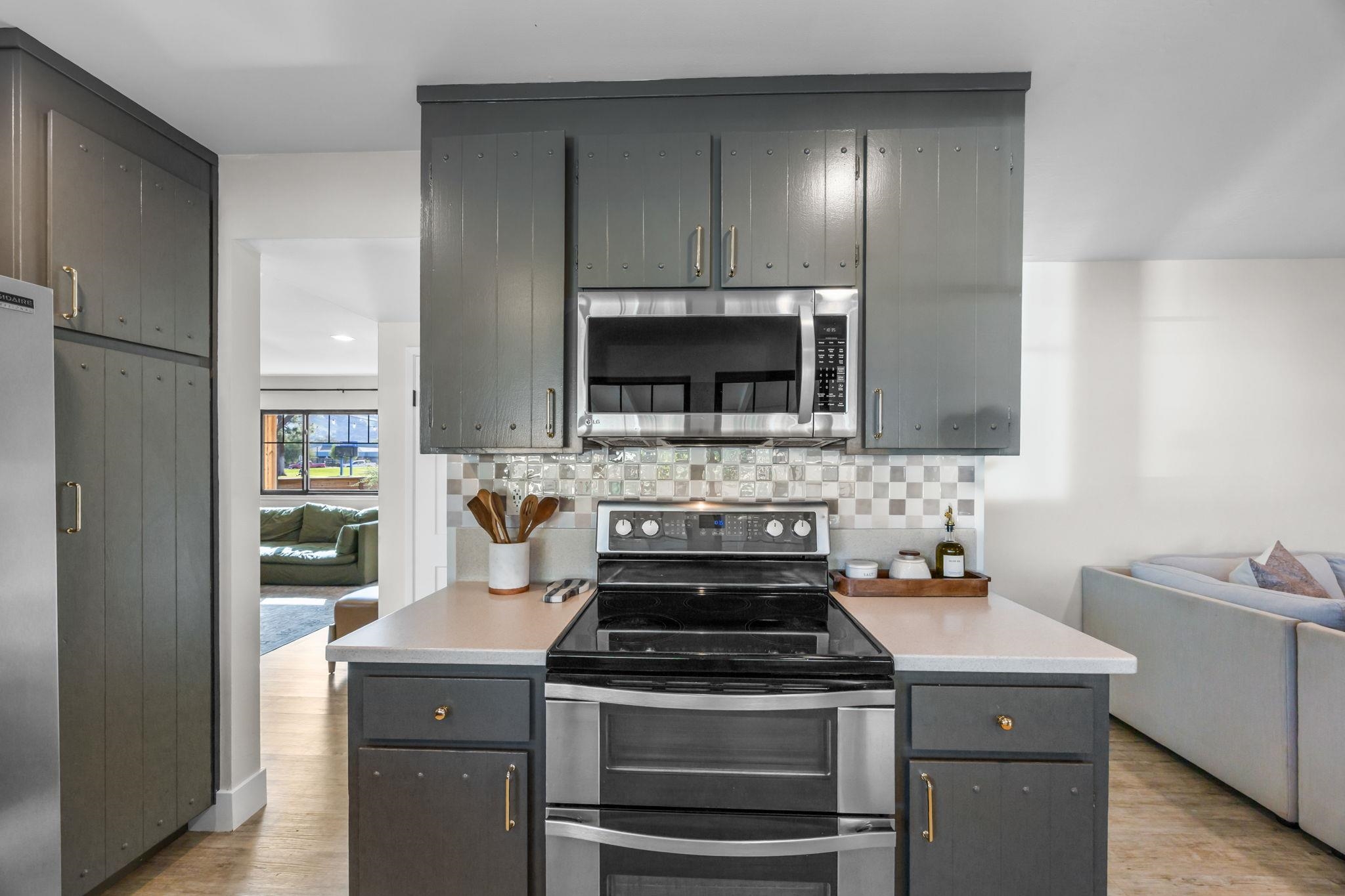 Detail Gallery Image 12 of 37 For 721 Shawnee Ln, San Jose,  CA 95123 - 5 Beds | 3 Baths