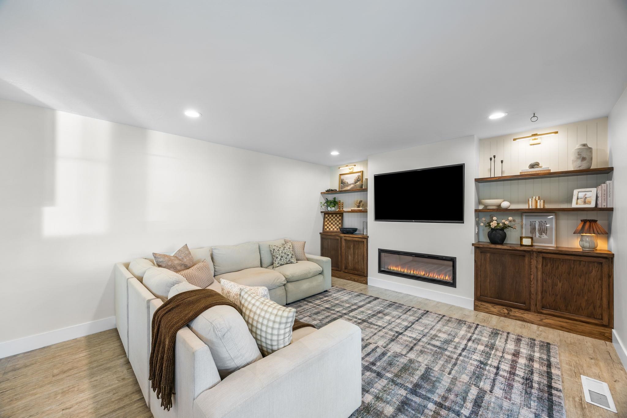 Detail Gallery Image 14 of 37 For 721 Shawnee Ln, San Jose,  CA 95123 - 5 Beds | 3 Baths