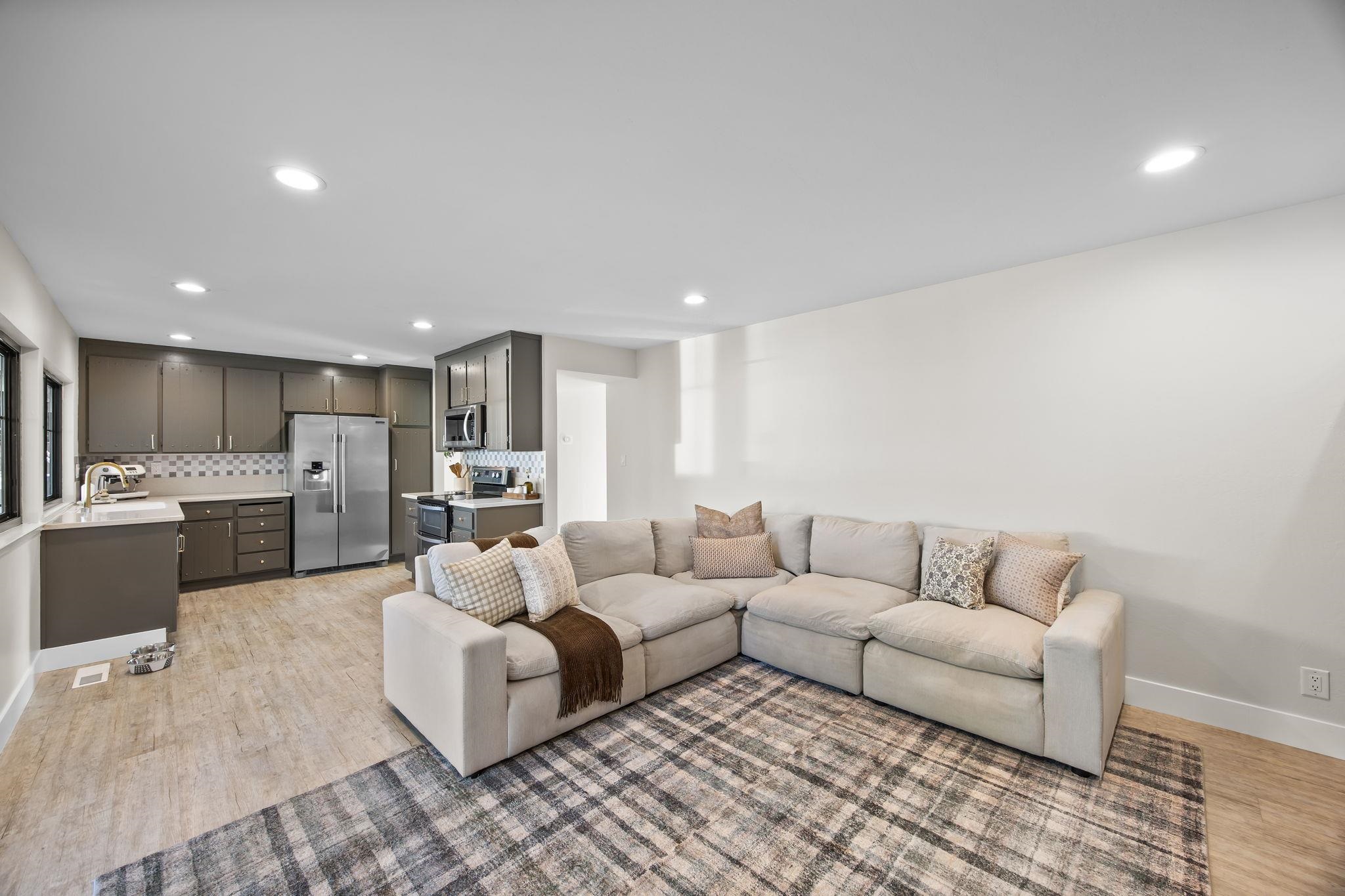 Detail Gallery Image 16 of 37 For 721 Shawnee Ln, San Jose,  CA 95123 - 5 Beds | 3 Baths