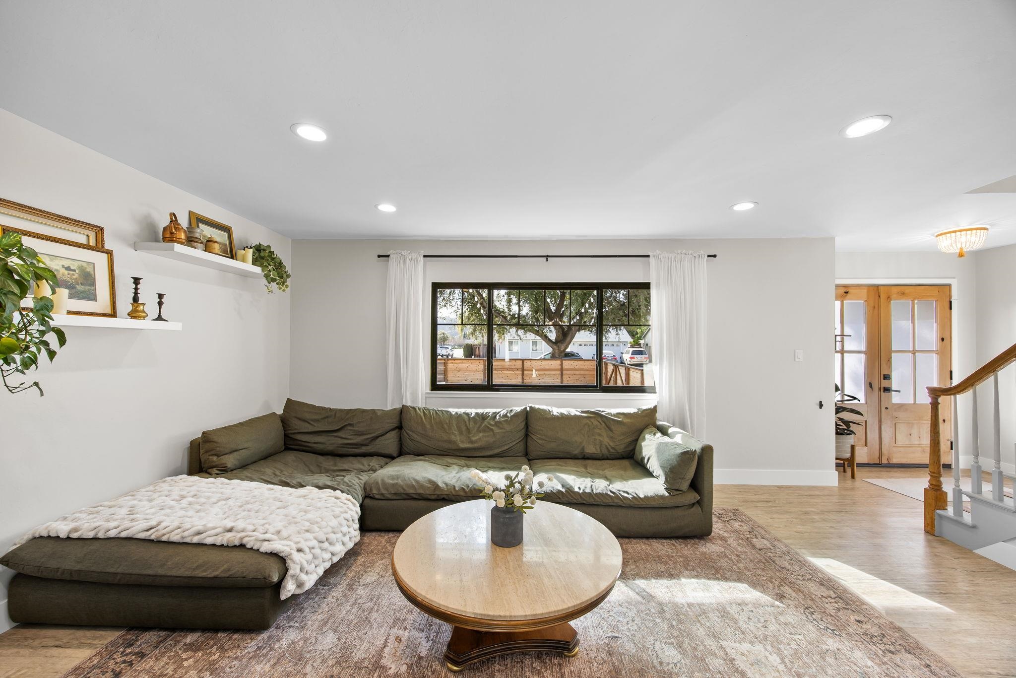 Detail Gallery Image 9 of 37 For 721 Shawnee Ln, San Jose,  CA 95123 - 5 Beds | 3 Baths