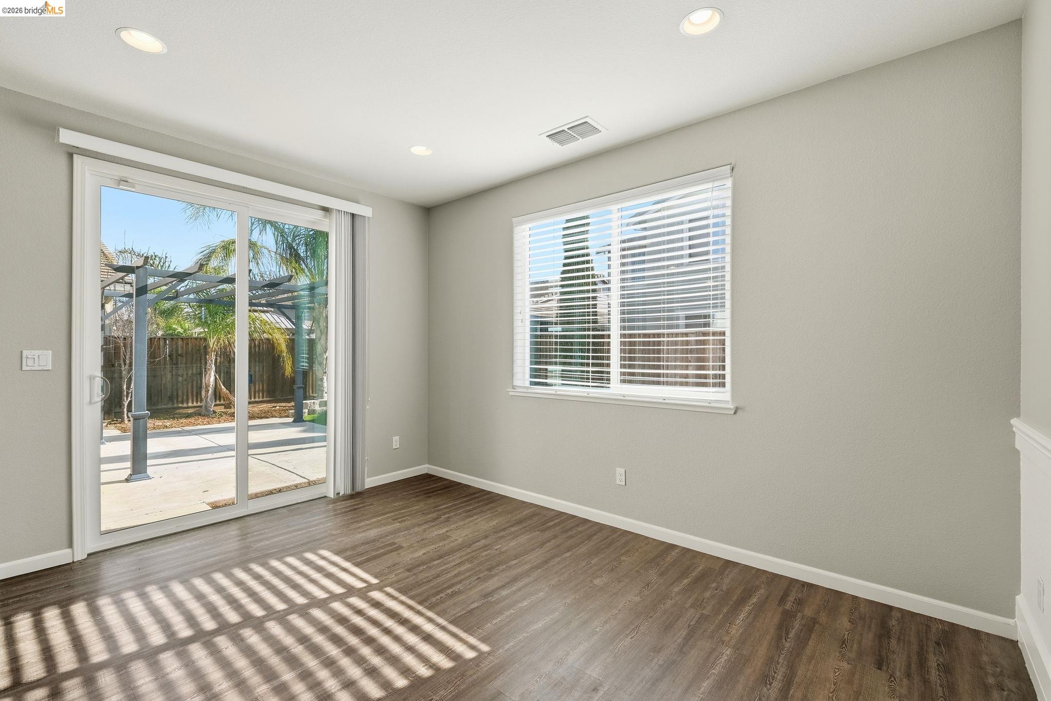 Detail Gallery Image 14 of 60 For 809 Bluestone Dr, Oakley,  CA 94561-3066 - 4 Beds | 3 Baths