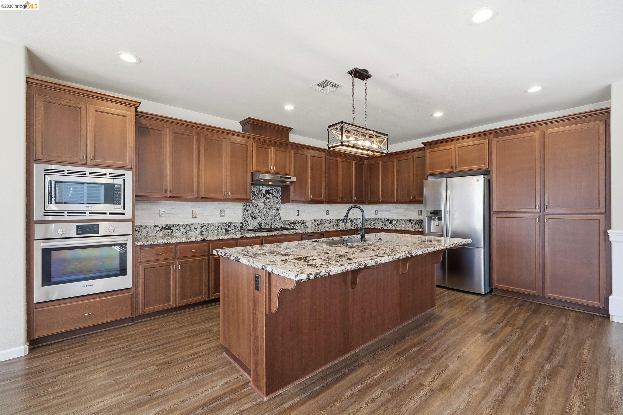 Detail Gallery Image 10 of 60 For 809 Bluestone Dr, Oakley,  CA 94561-3066 - 4 Beds | 3 Baths