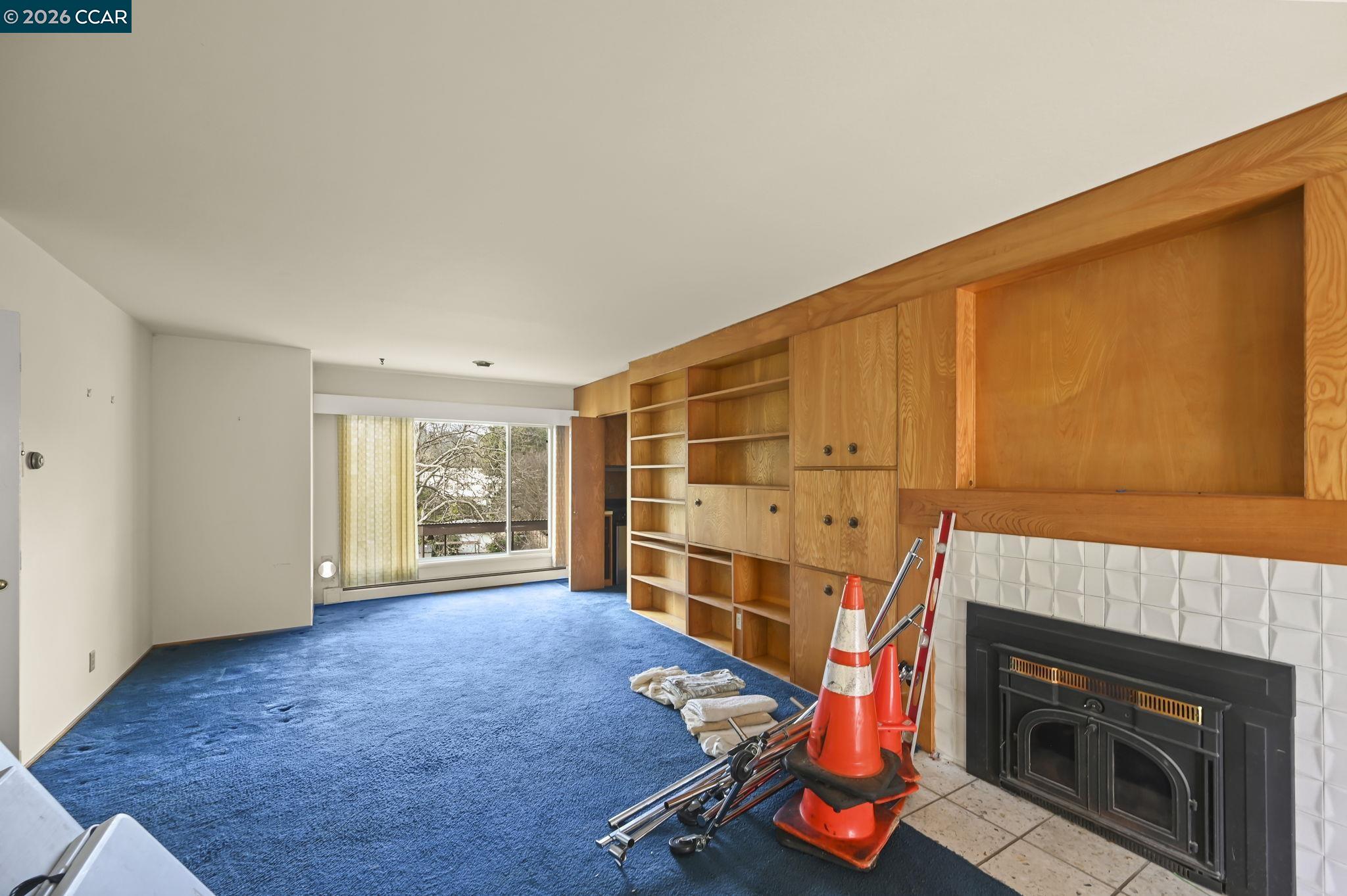 Detail Gallery Image 2 of 19 For 1521 Sunset Loop, Lafayette,  CA 94549 - 4 Beds | 2/1 Baths