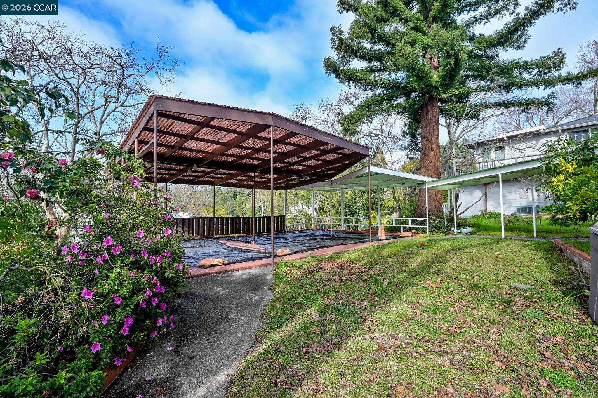 Detail Gallery Image 14 of 19 For 1521 Sunset Loop, Lafayette,  CA 94549 - 4 Beds | 2/1 Baths