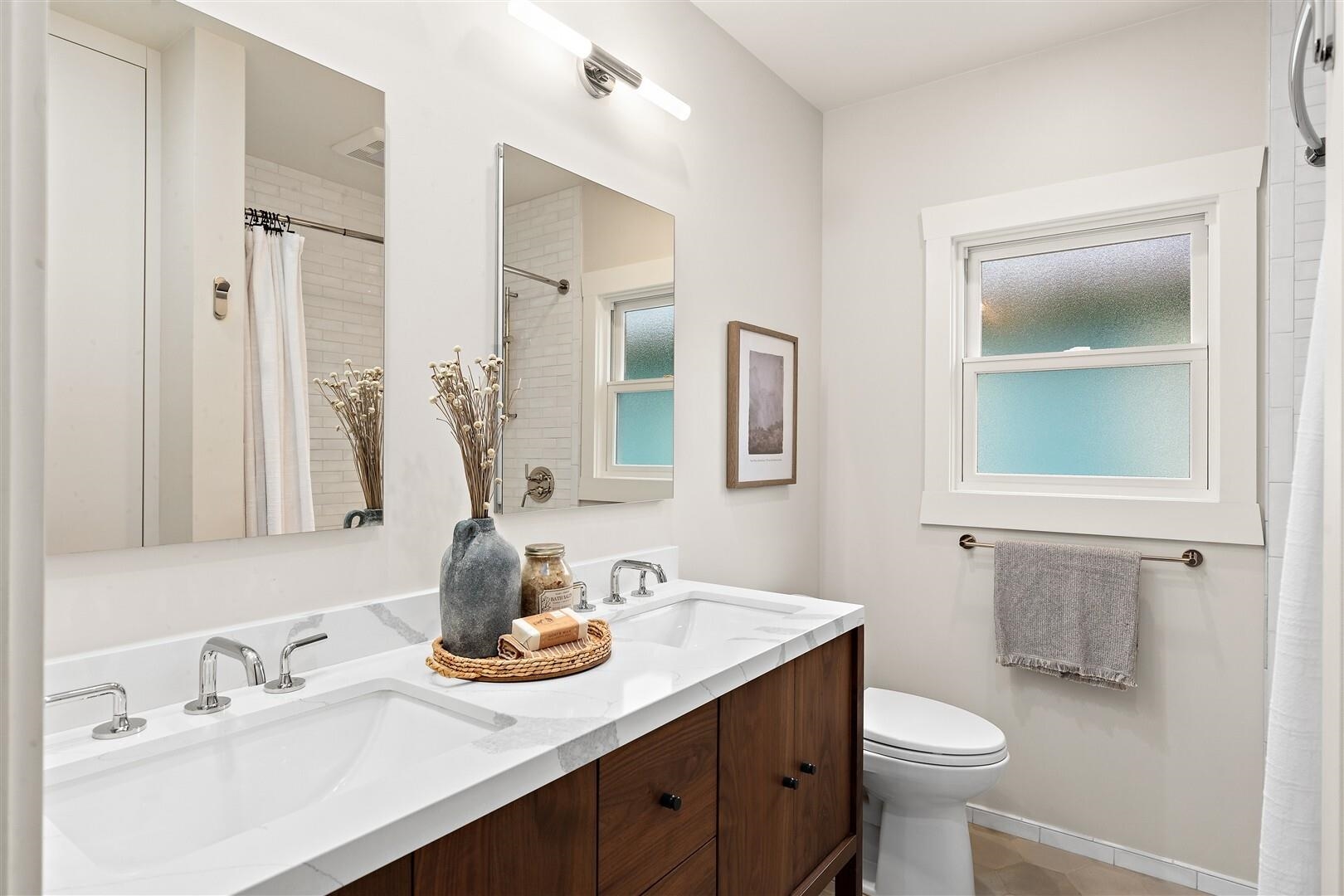 Detail Gallery Image 22 of 44 For 1450 E 38th St, Oakland,  CA 94602 - 3 Beds | 2 Baths