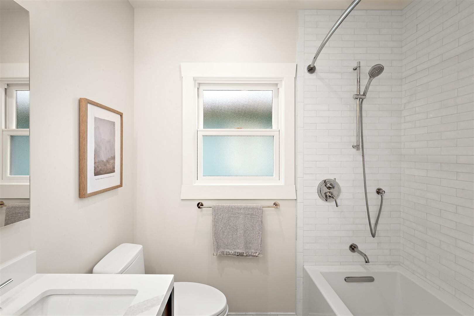 Detail Gallery Image 23 of 44 For 1450 E 38th St, Oakland,  CA 94602 - 3 Beds | 2 Baths