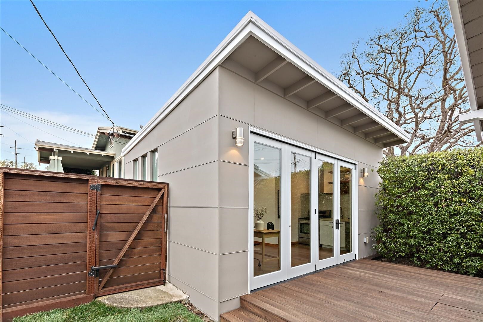 Detail Gallery Image 31 of 44 For 1450 E 38th St, Oakland,  CA 94602 - 3 Beds | 2 Baths