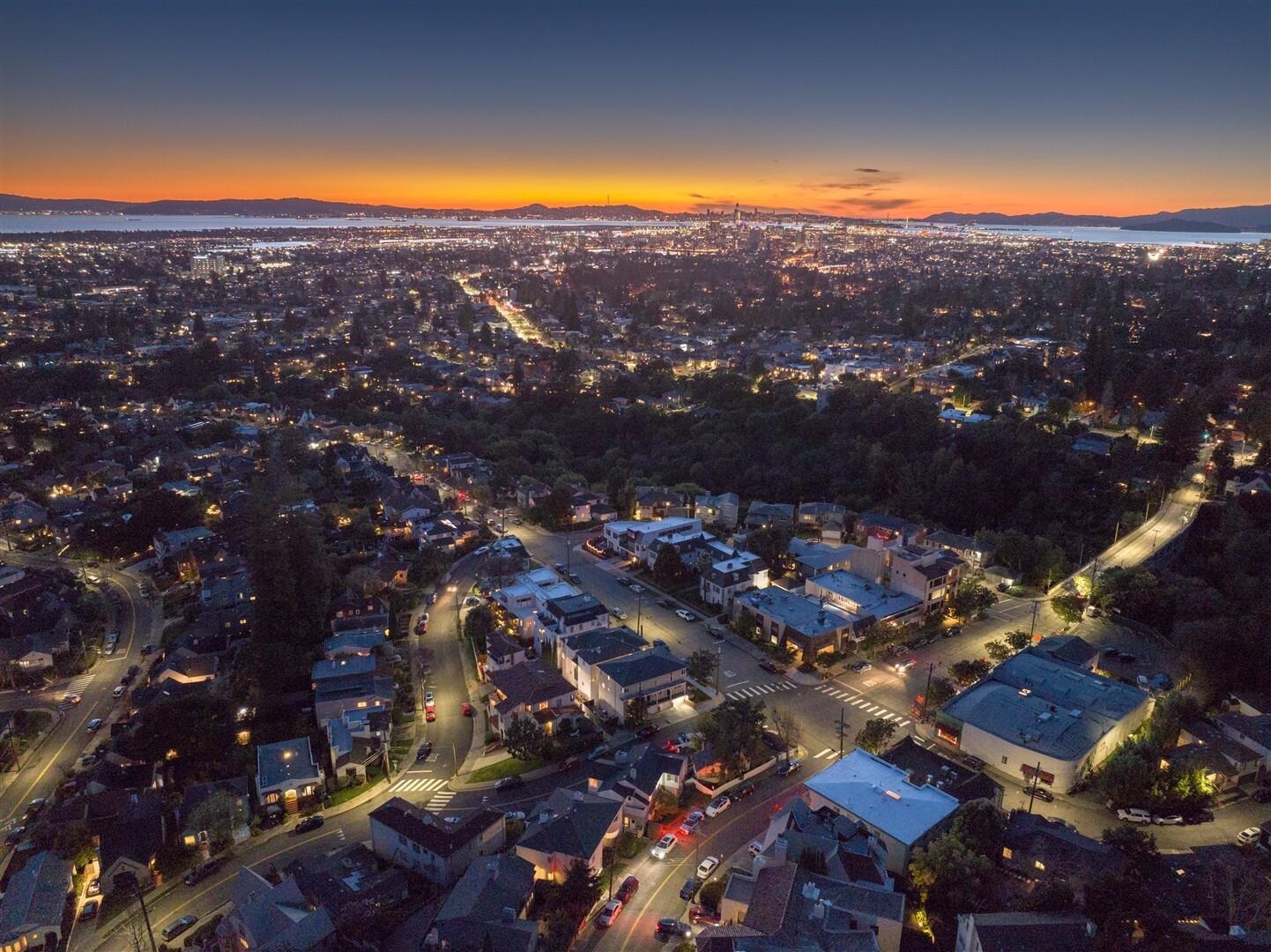 Detail Gallery Image 41 of 44 For 1450 E 38th St, Oakland,  CA 94602 - 3 Beds | 2 Baths