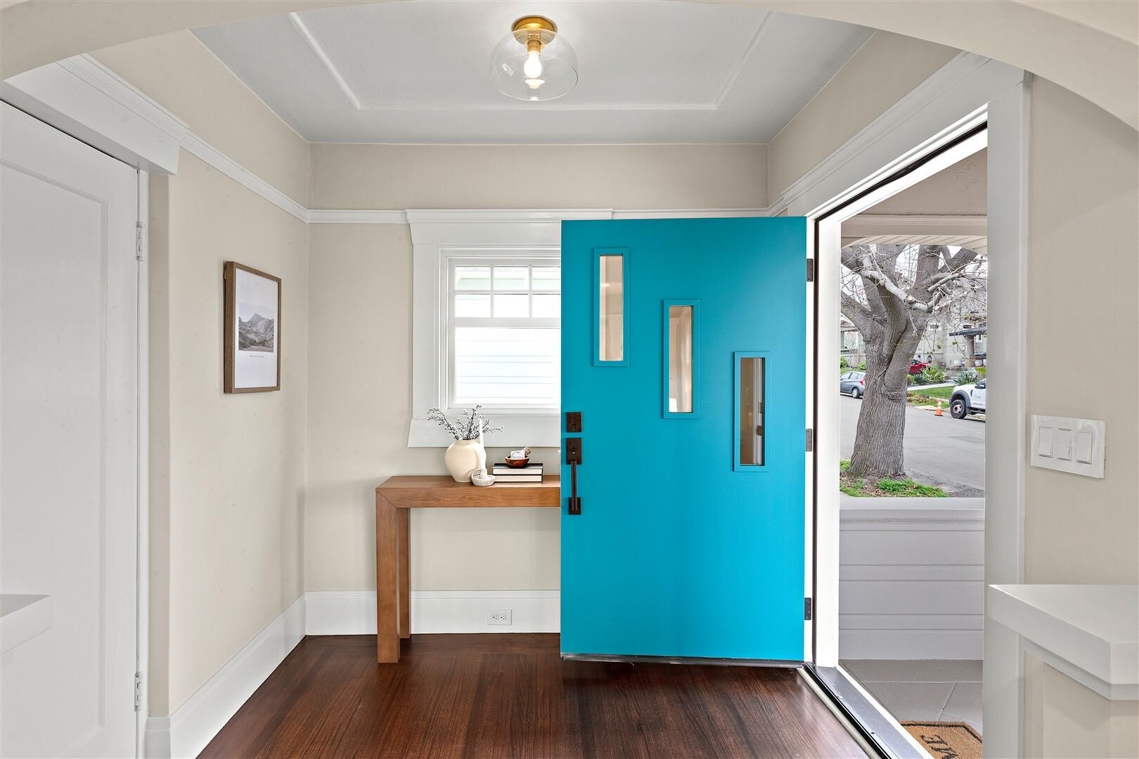 Detail Gallery Image 6 of 44 For 1450 E 38th St, Oakland,  CA 94602 - 3 Beds | 2 Baths