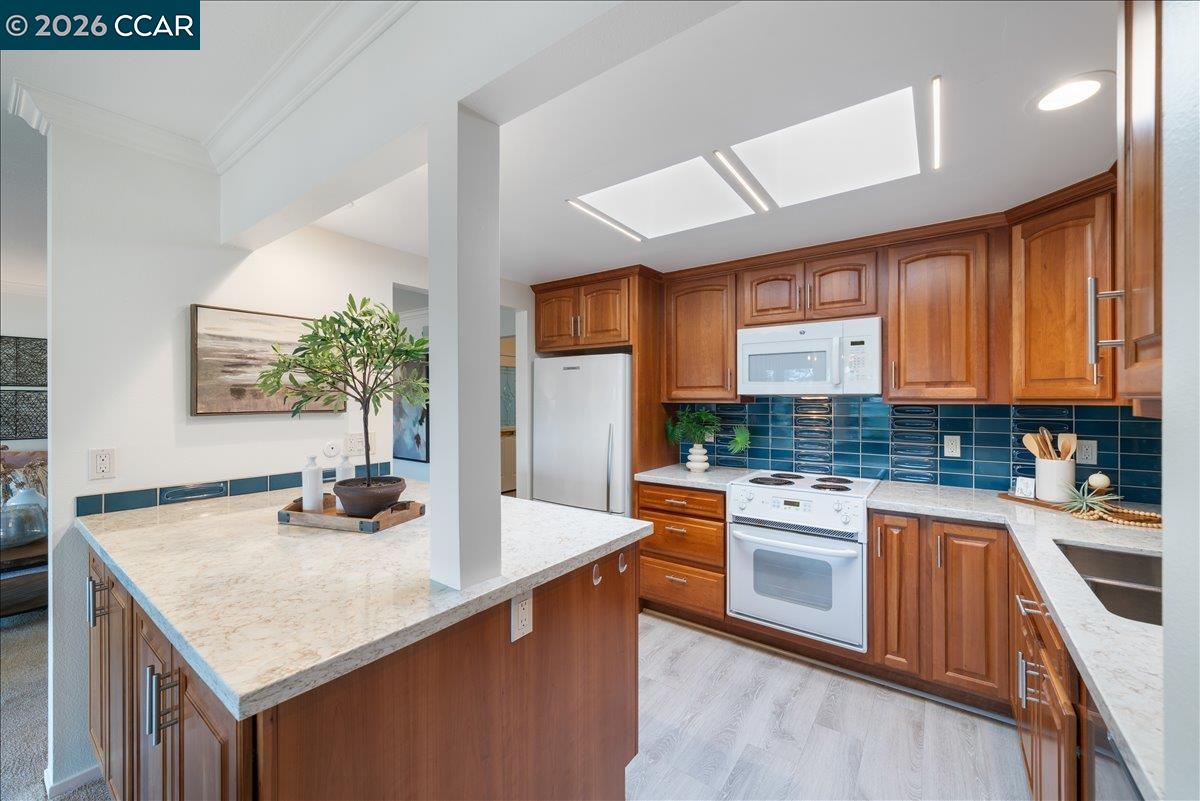 Photo #8: 41122144 Listing: Photo #8