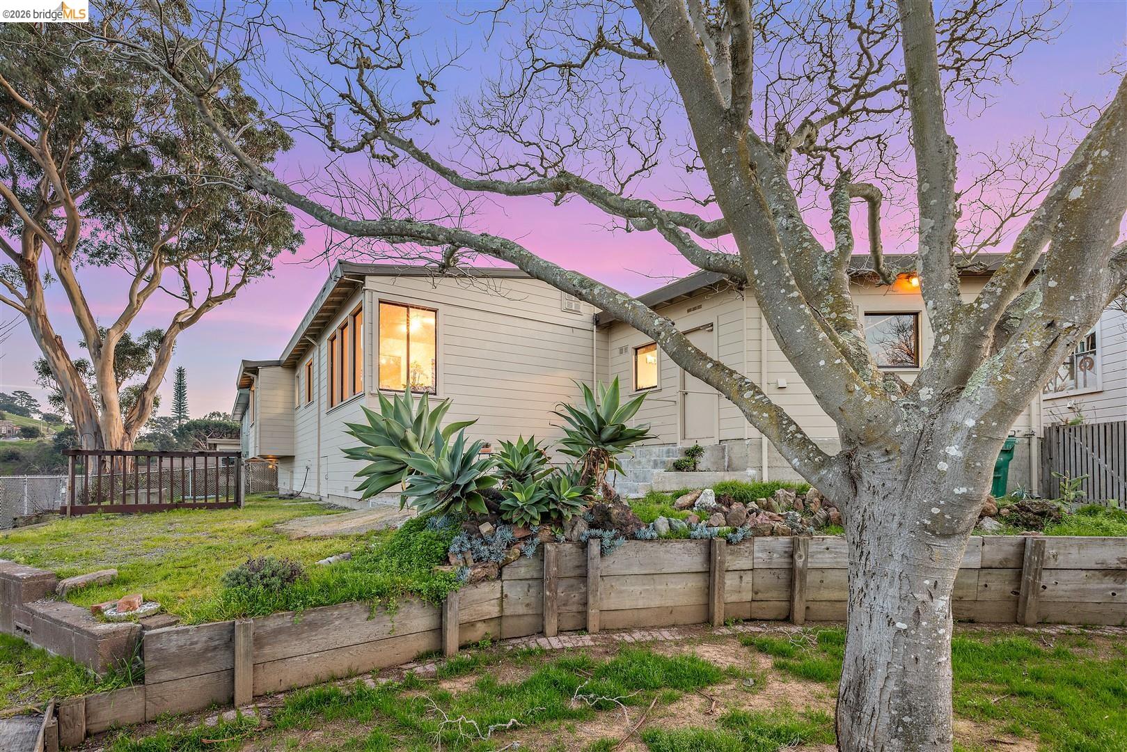 Front Image Thumbnail for EB41122149