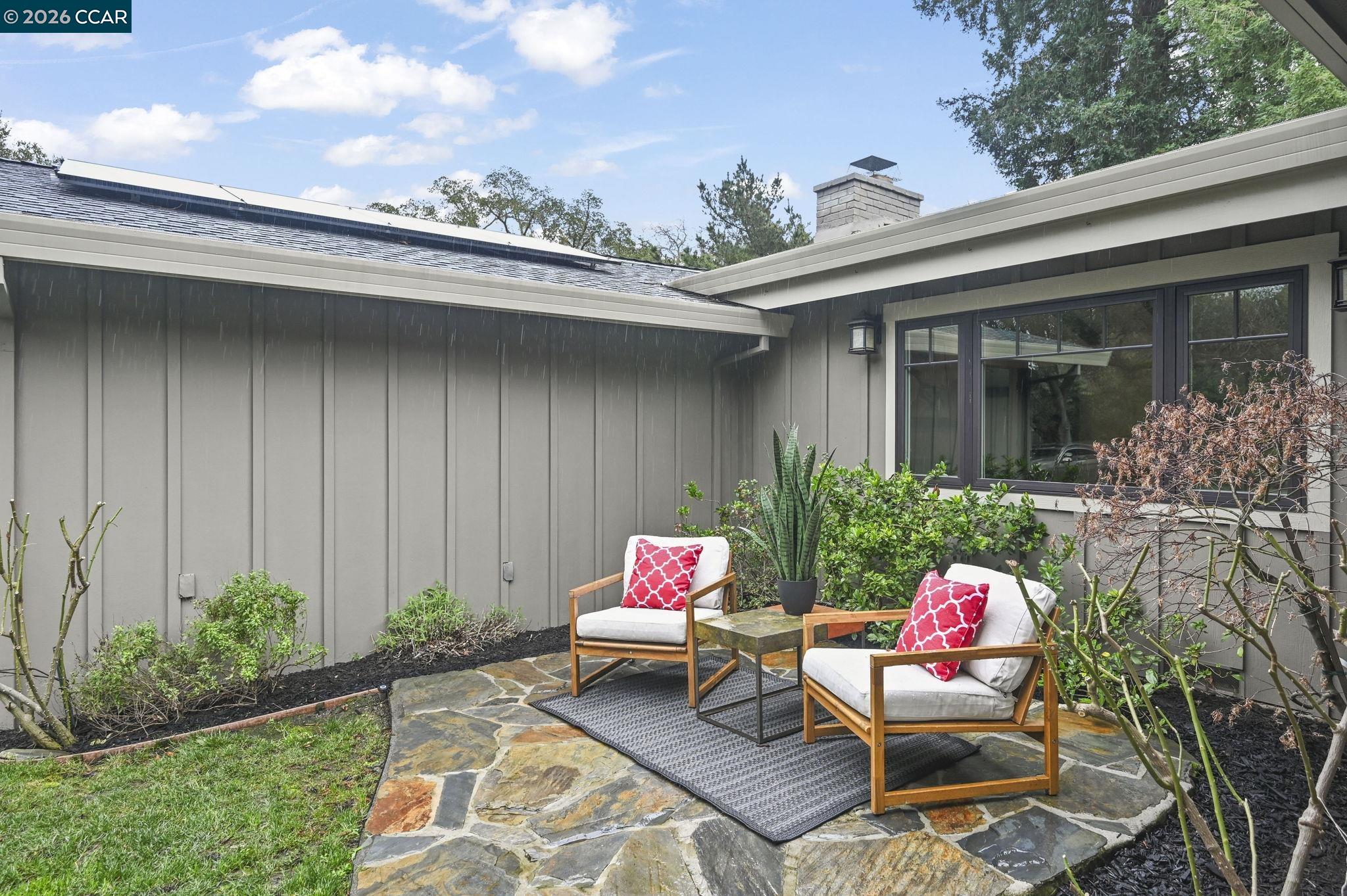 Detail Gallery Image 3 of 60 For 735 Arroyo Ct, Lafayette,  CA 94549 - 3 Beds | 3 Baths