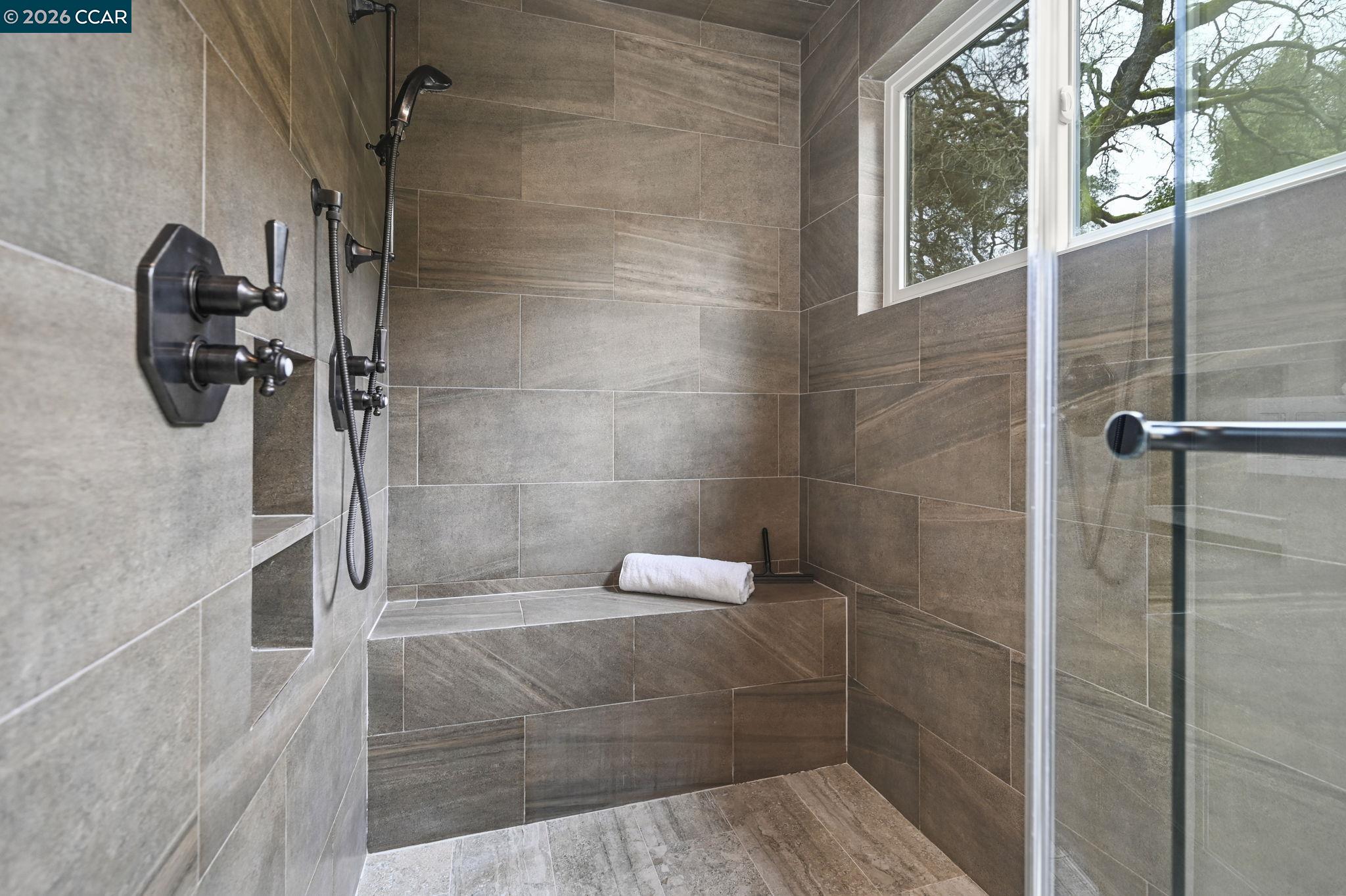 Detail Gallery Image 27 of 60 For 735 Arroyo Ct, Lafayette,  CA 94549 - 3 Beds | 3 Baths