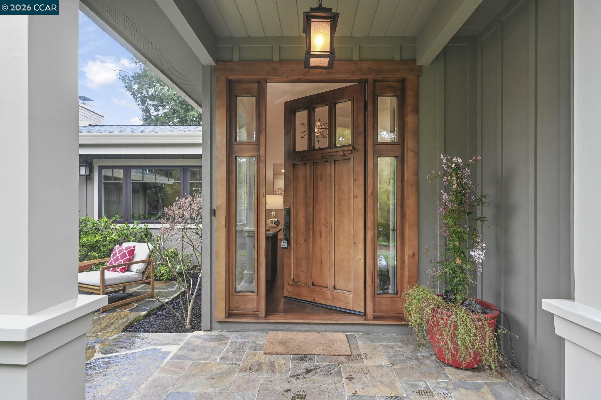 Detail Gallery Image 4 of 60 For 735 Arroyo Ct, Lafayette,  CA 94549 - 3 Beds | 3 Baths