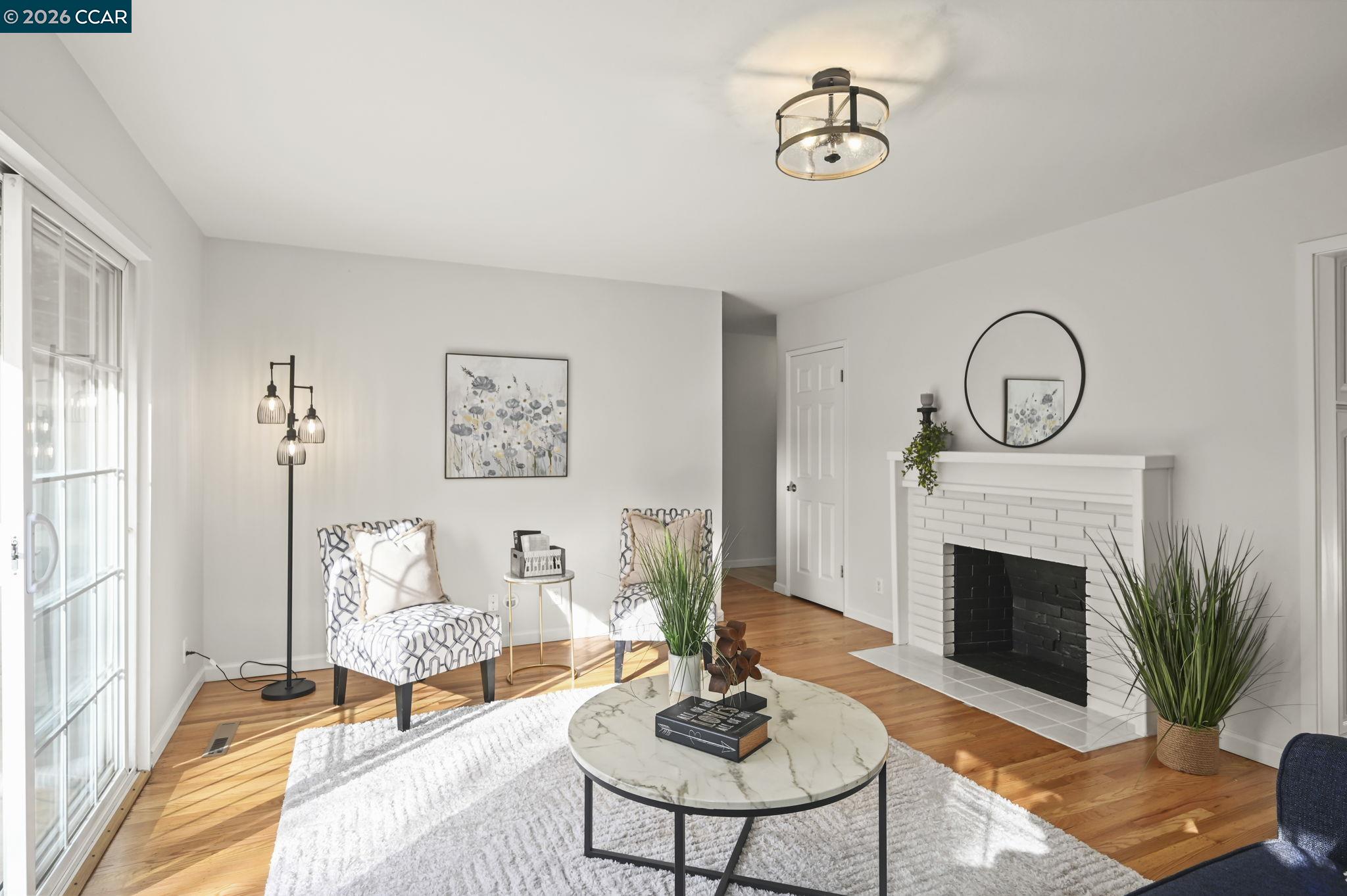 Detail Gallery Image 6 of 24 For 5549 Alabama Dr, Concord,  CA 94521 - 3 Beds | 2 Baths