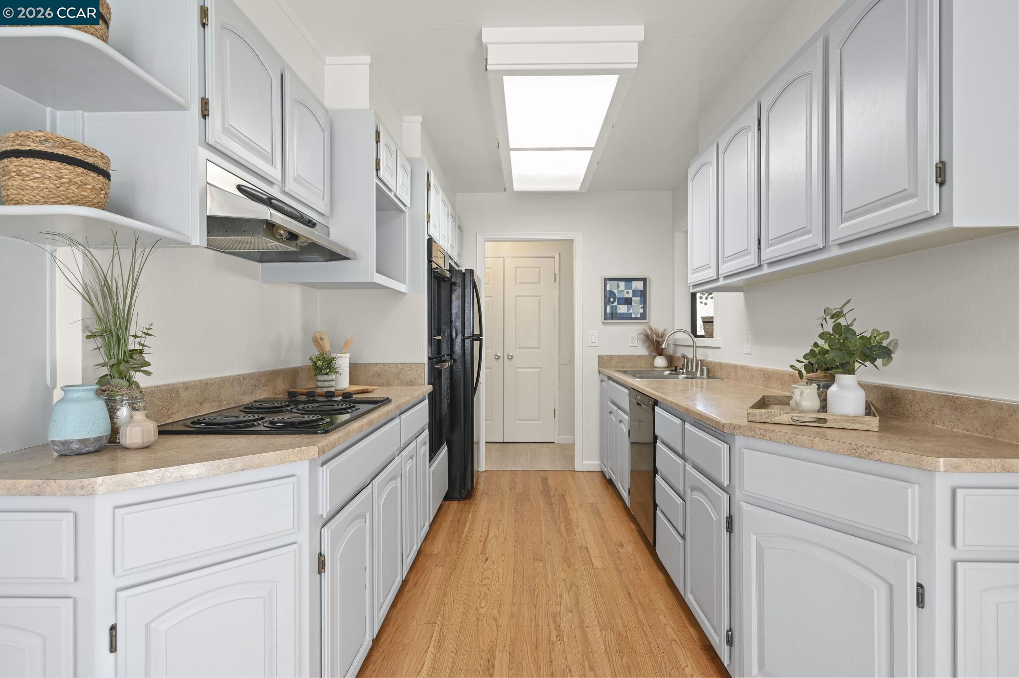 Detail Gallery Image 9 of 24 For 5549 Alabama Dr, Concord,  CA 94521 - 3 Beds | 2 Baths