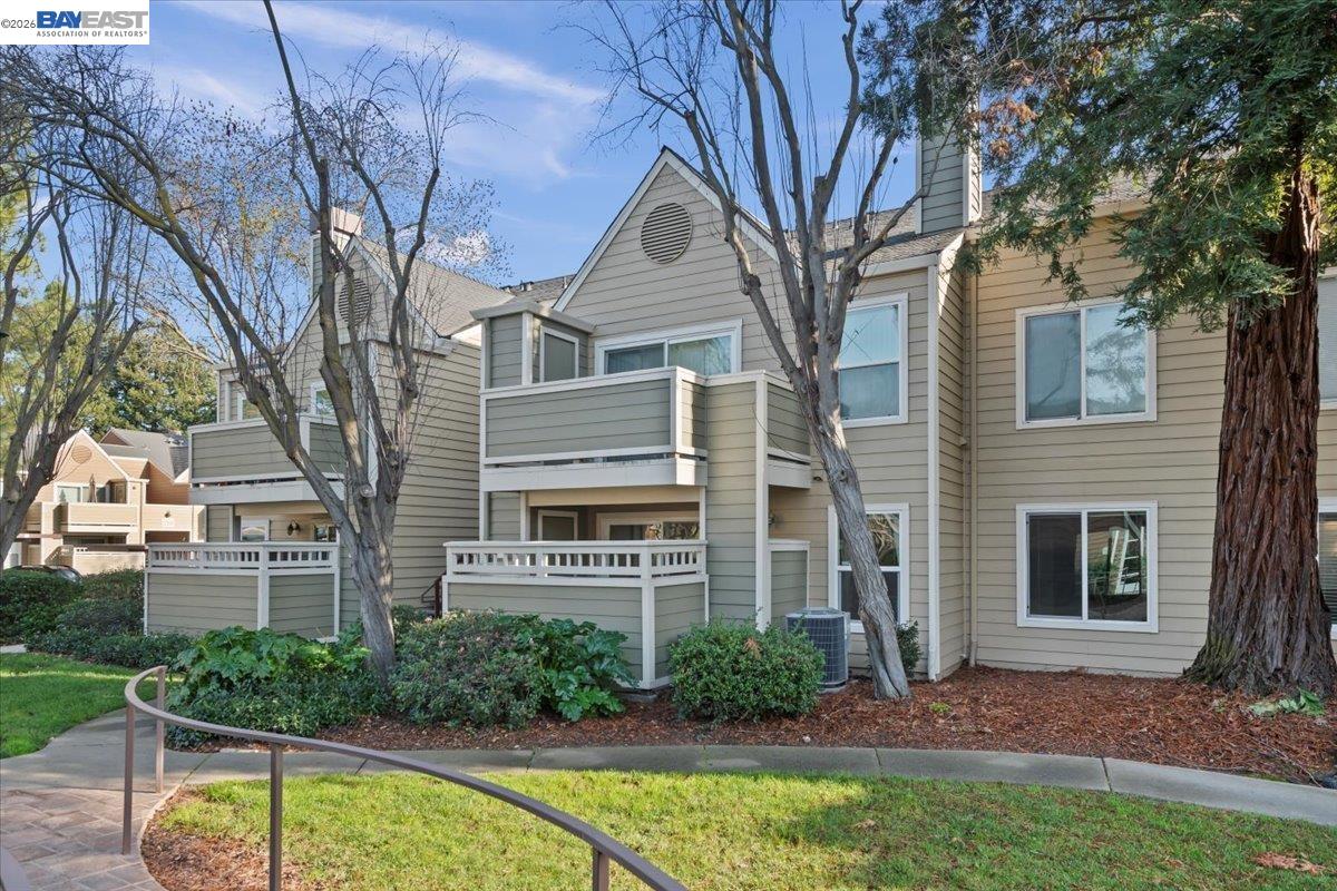 Detail Gallery Image 2 of 17 For 215 Reflections Dr #16,  San Ramon,  CA 94583 - 1 Beds | 1 Baths