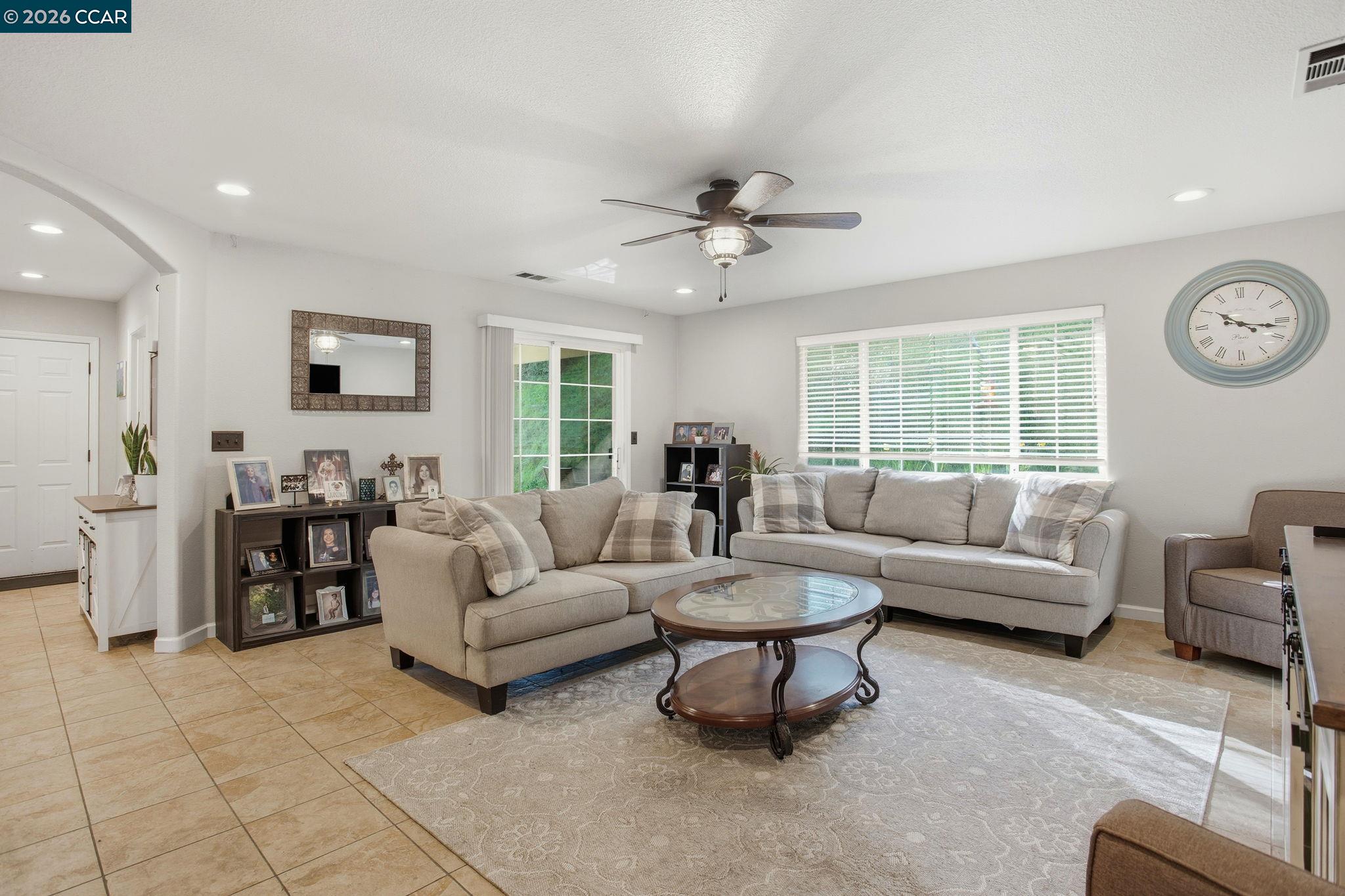 Detail Gallery Image 6 of 45 For 5250 Treosti Pl, Valley Springs,  CA 95252 - 3 Beds | 2 Baths