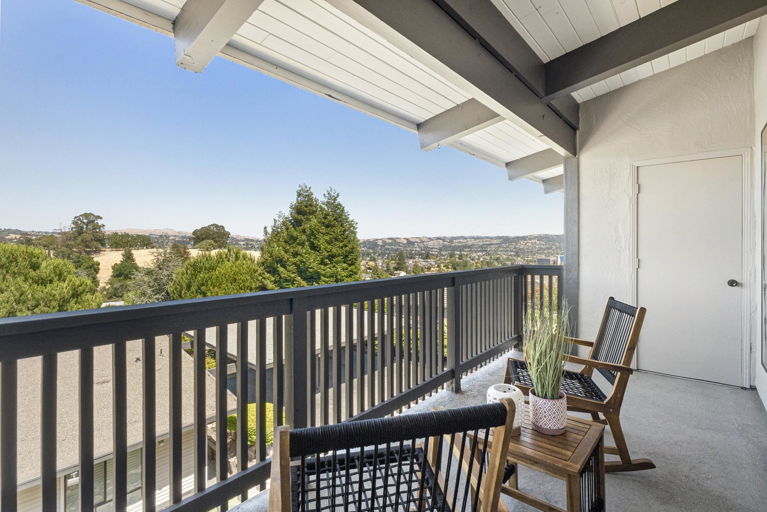 Detail Gallery Image 18 of 23 For 19100 Crest Ave #100,  Castro Valley,  CA 94546 - 2 Beds | 2 Baths