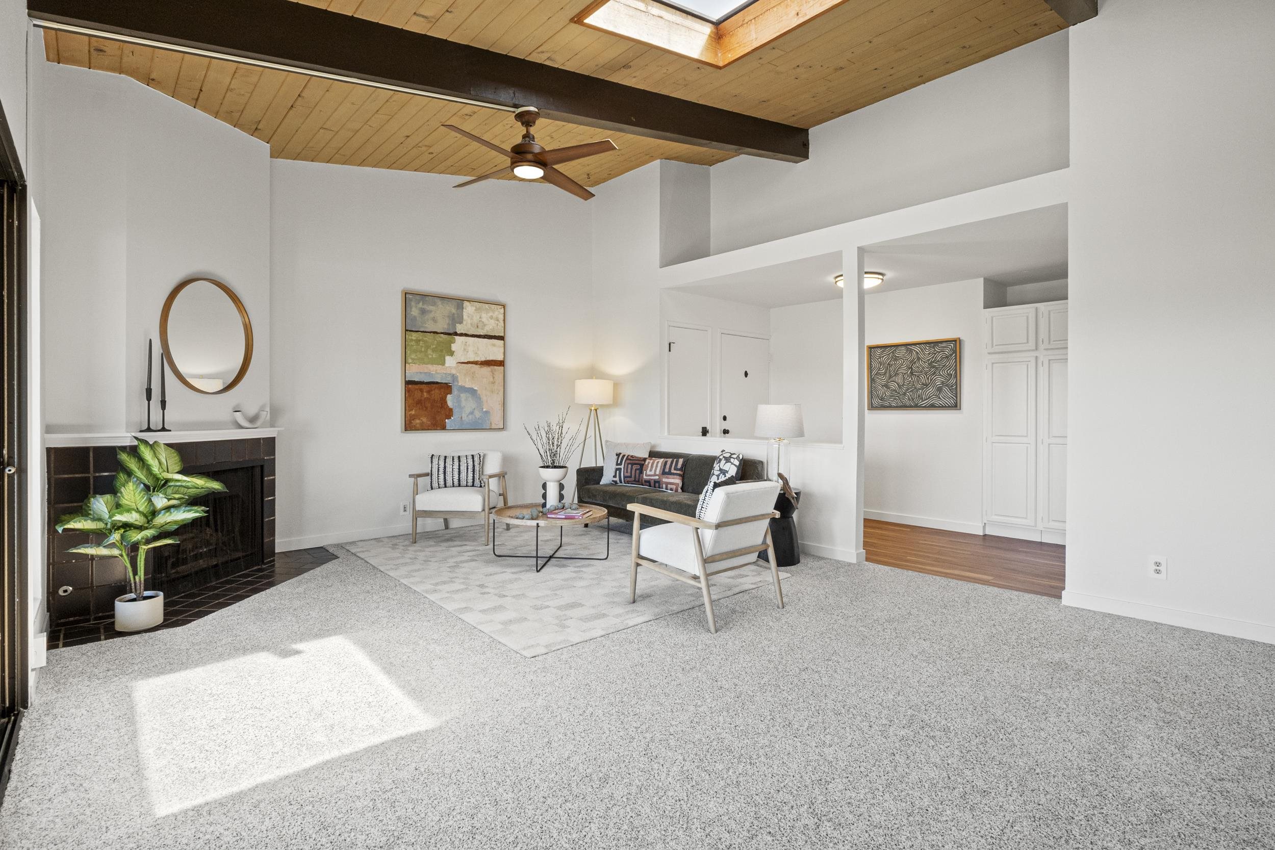 Detail Gallery Image 3 of 23 For 19100 Crest Ave #100,  Castro Valley,  CA 94546 - 2 Beds | 2 Baths