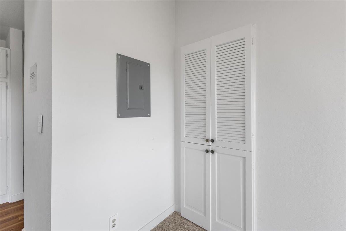Detail Gallery Image 22 of 23 For 19100 Crest Ave #100,  Castro Valley,  CA 94546 - 2 Beds | 2 Baths