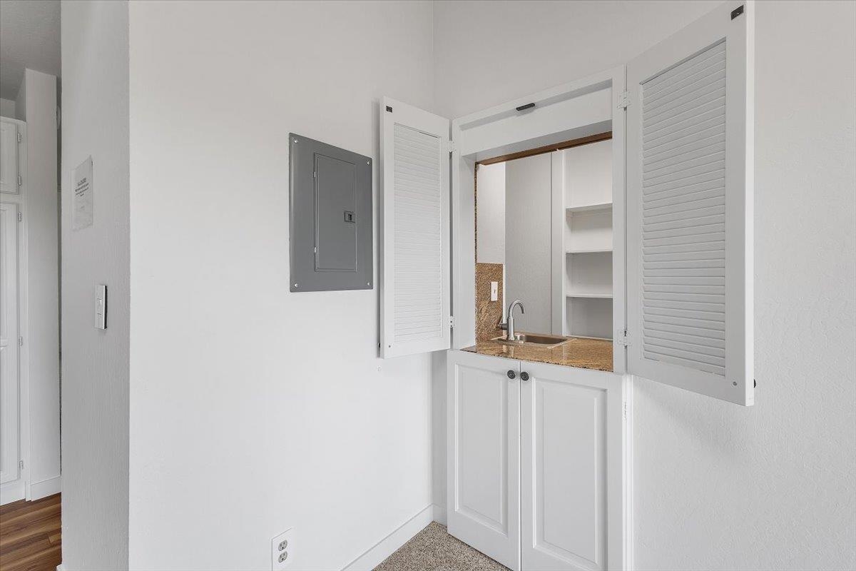 Detail Gallery Image 23 of 23 For 19100 Crest Ave #100,  Castro Valley,  CA 94546 - 2 Beds | 2 Baths