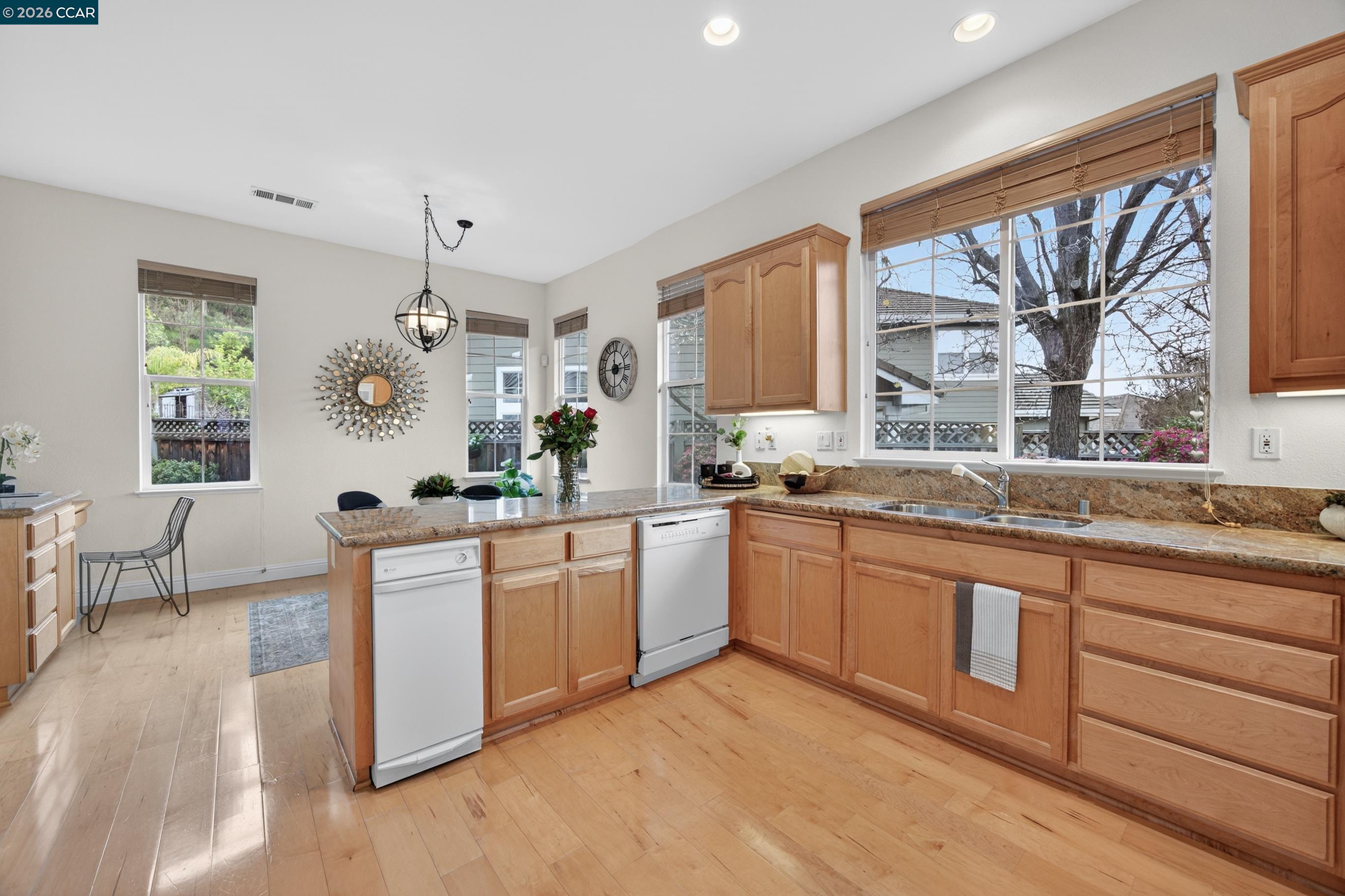 Detail Gallery Image 16 of 46 For 116 Mcmahon Ct, Martinez,  CA 94553 - 4 Beds | 3 Baths