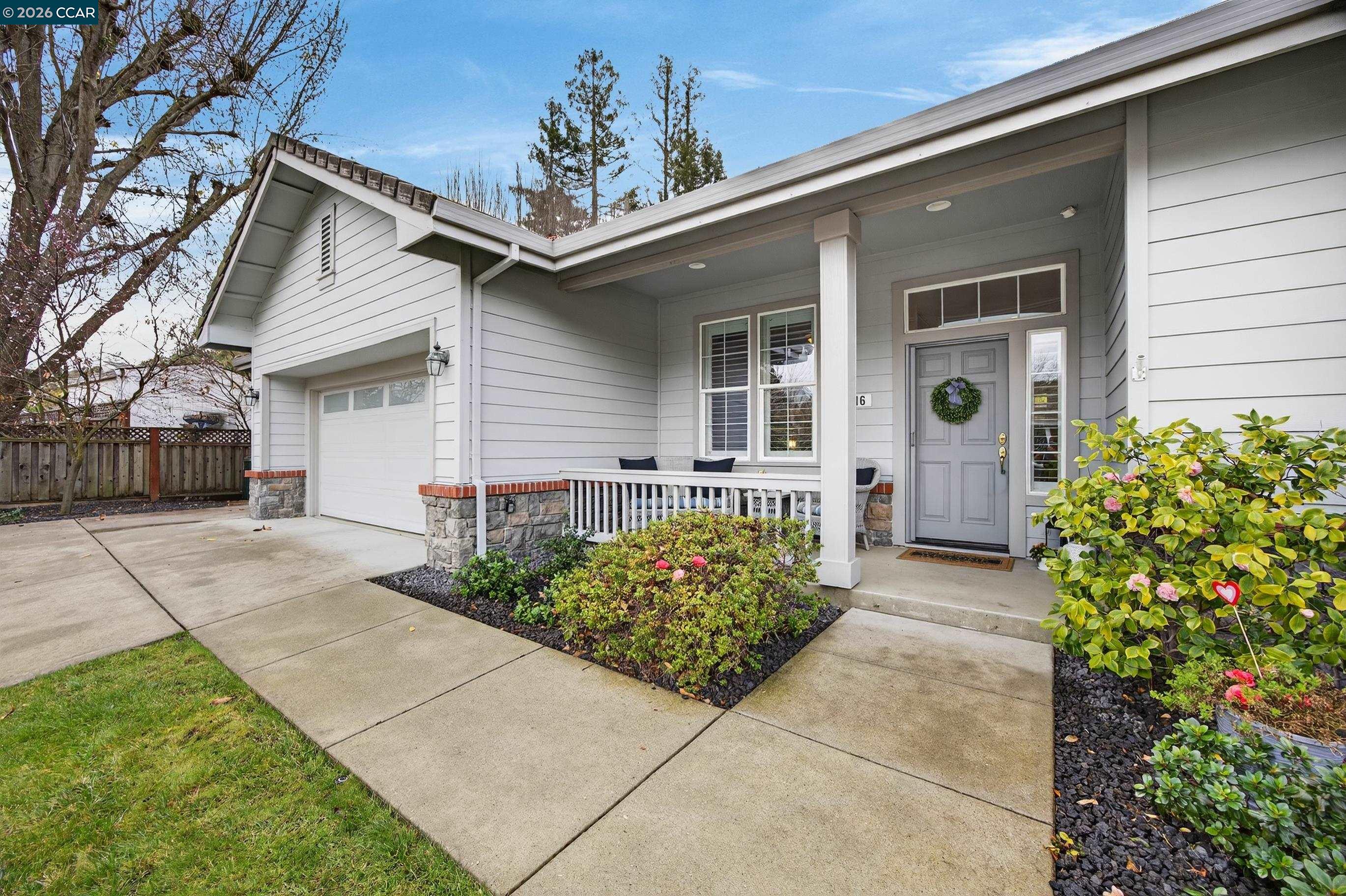 Detail Gallery Image 4 of 46 For 116 Mcmahon Ct, Martinez,  CA 94553 - 4 Beds | 3 Baths