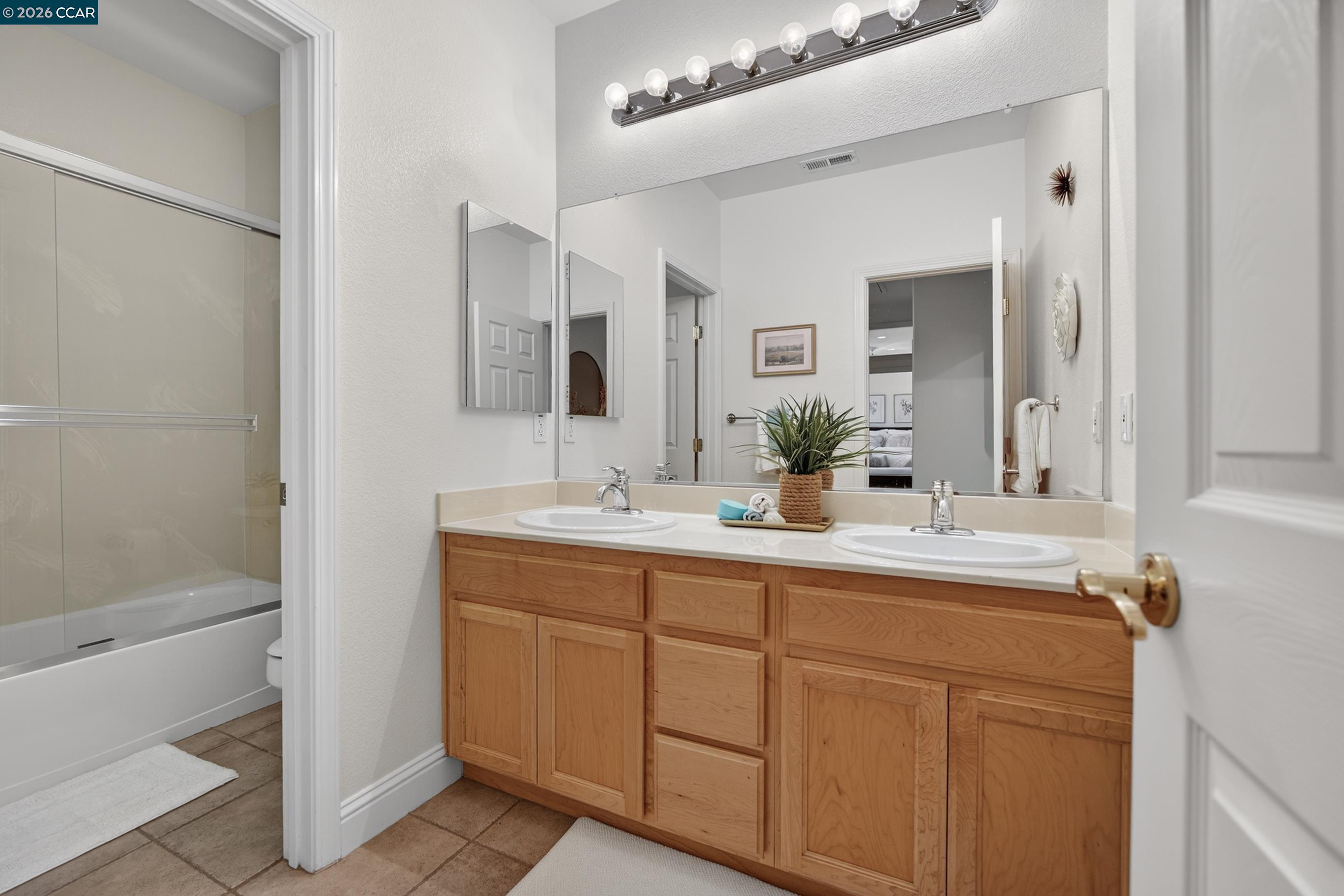 Detail Gallery Image 32 of 46 For 116 Mcmahon Ct, Martinez,  CA 94553 - 4 Beds | 3 Baths