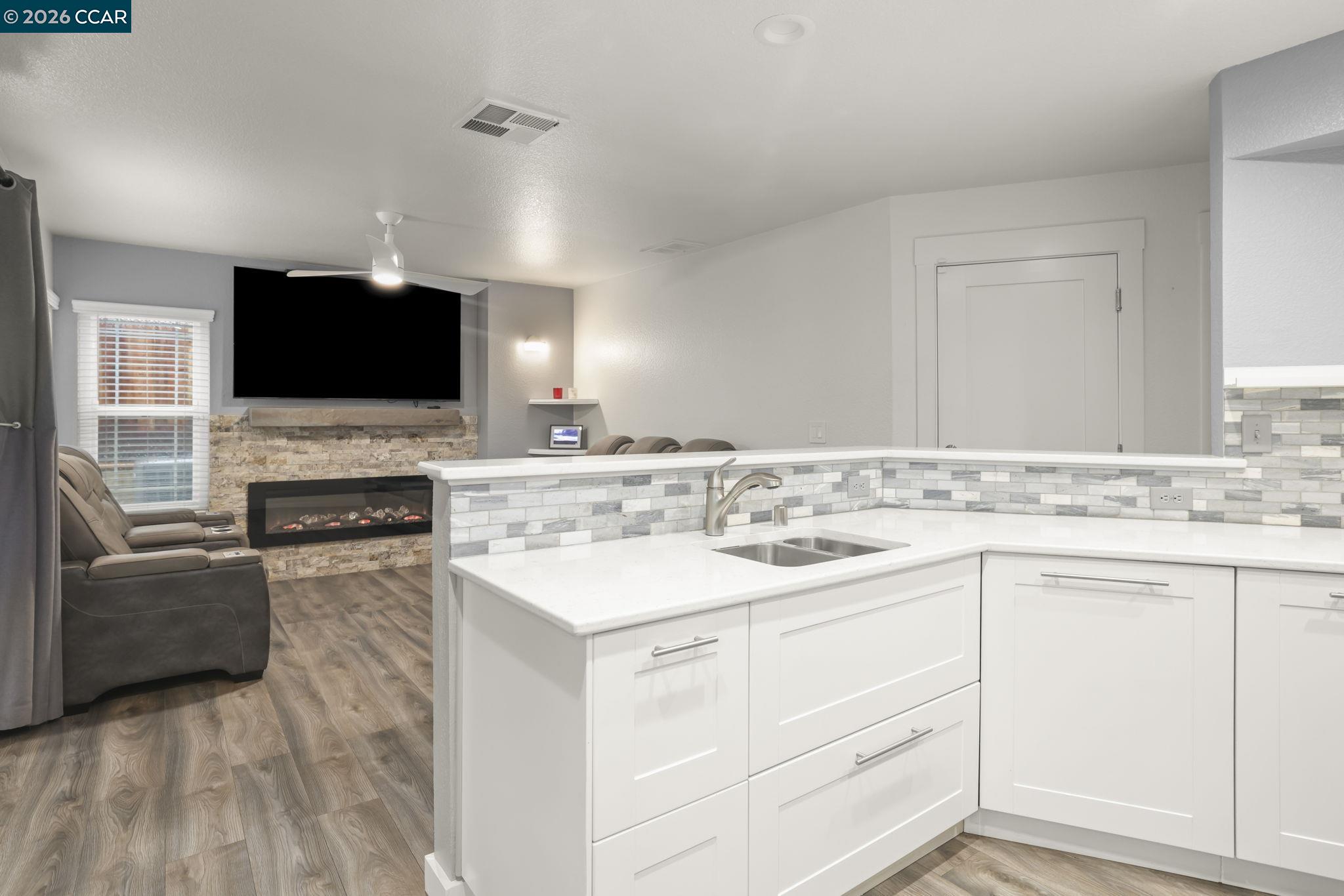 Detail Gallery Image 13 of 26 For 469 Powell Dr, Bay Point,  CA 94565 - 3 Beds | 2/1 Baths