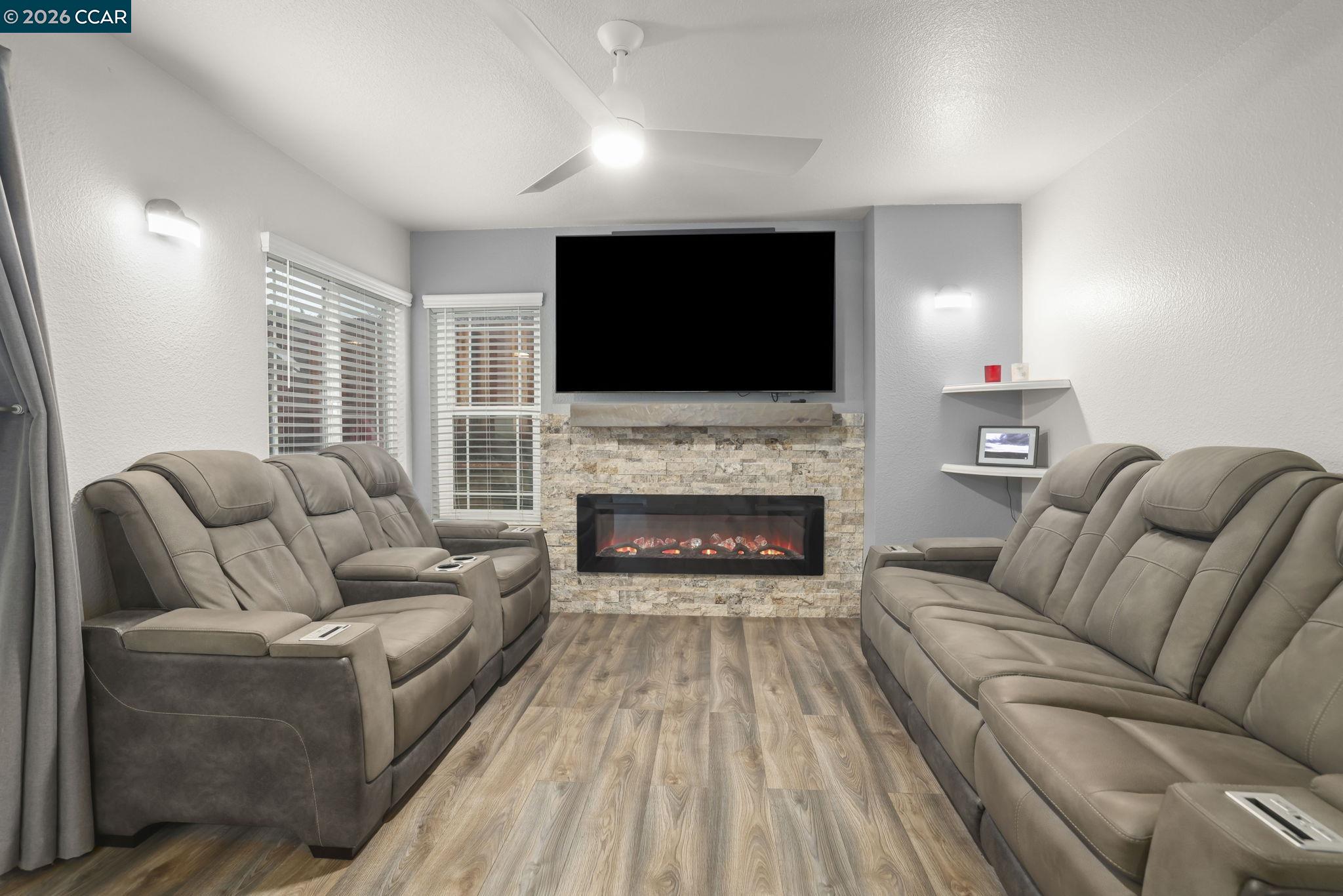 Detail Gallery Image 14 of 26 For 469 Powell Dr, Bay Point,  CA 94565 - 3 Beds | 2/1 Baths