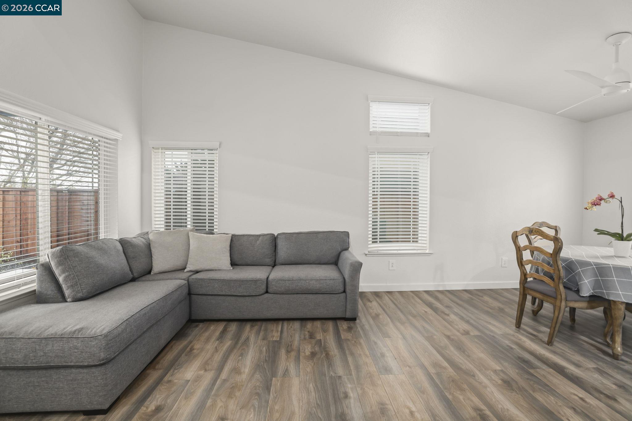 Detail Gallery Image 8 of 26 For 469 Powell Dr, Bay Point,  CA 94565 - 3 Beds | 2/1 Baths