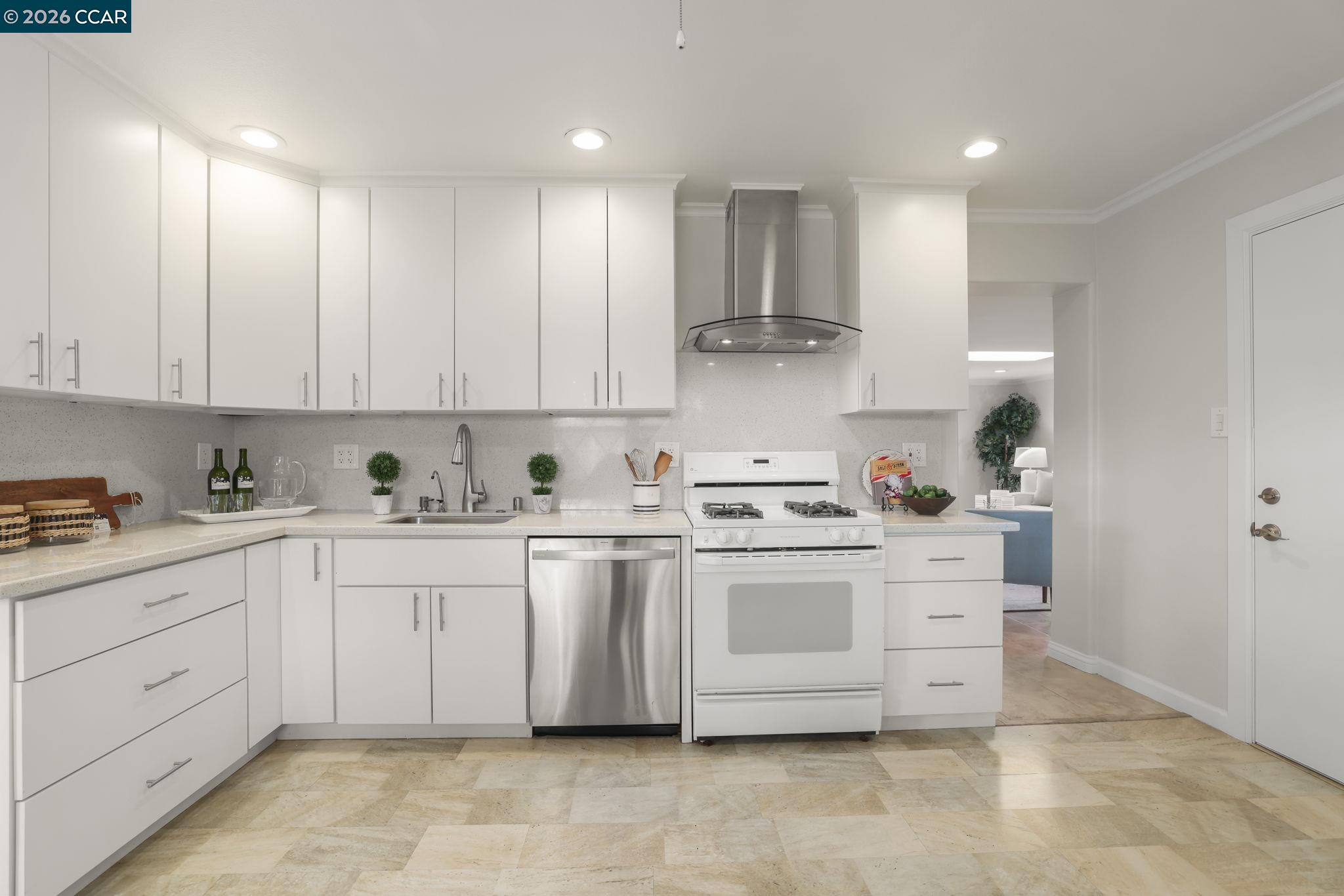 Detail Gallery Image 9 of 30 For 1449 Cape Cod Way, Concord,  CA 94521 - 3 Beds | 2 Baths