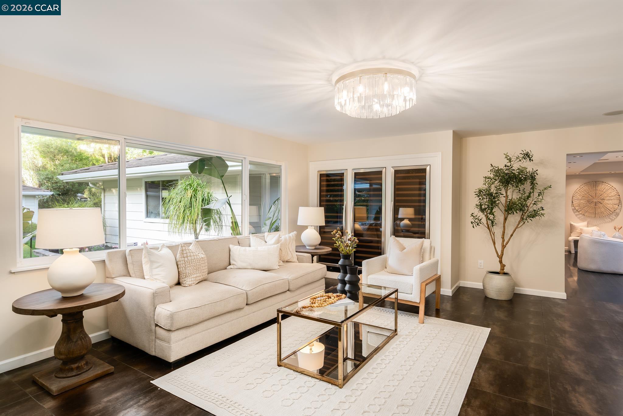 Detail Gallery Image 4 of 57 For 2002 Diablo Rd, Danville,  CA 94506 - 6 Beds | 4/1 Baths